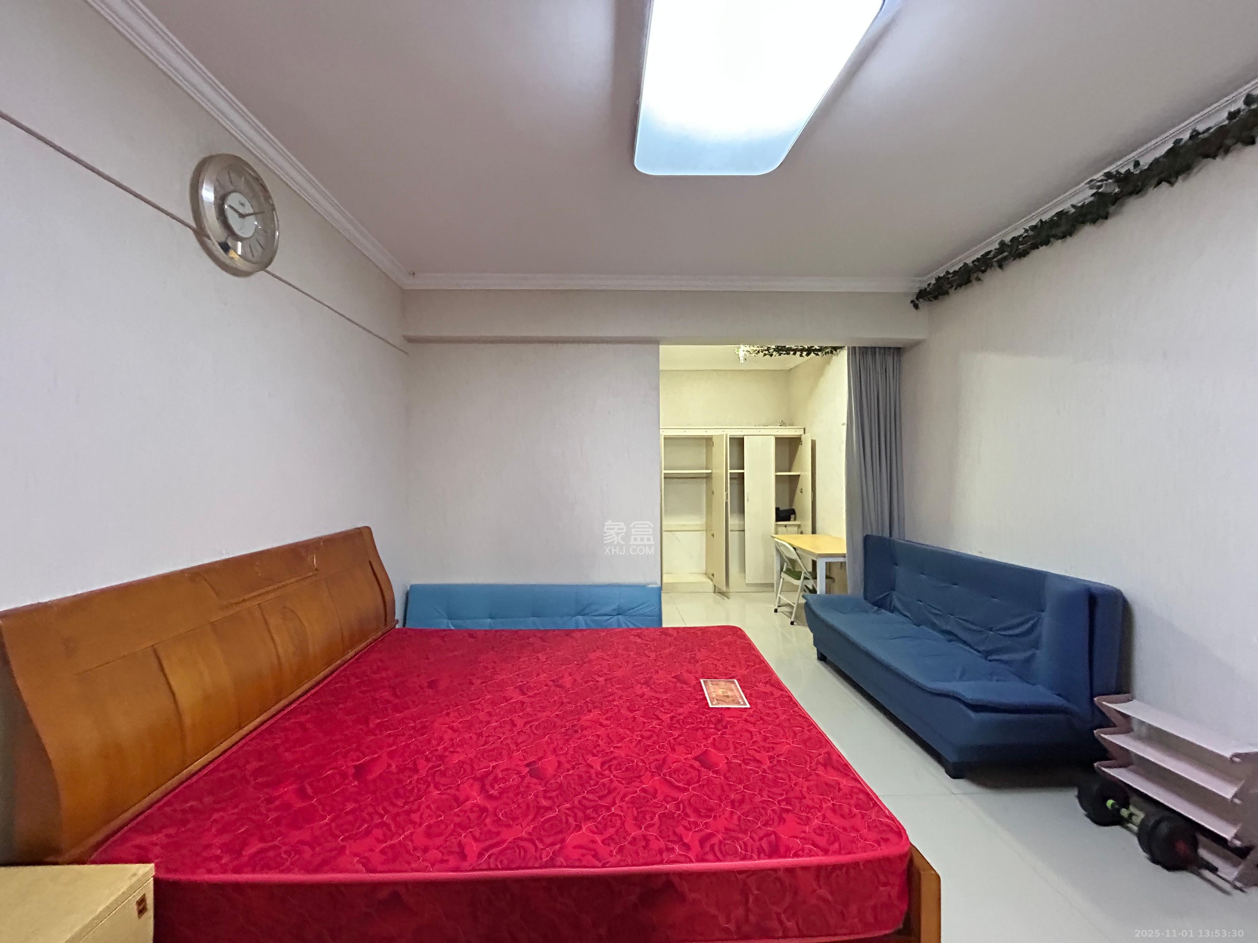 山水湾  1室1厅1卫    1300.0元/月室内图