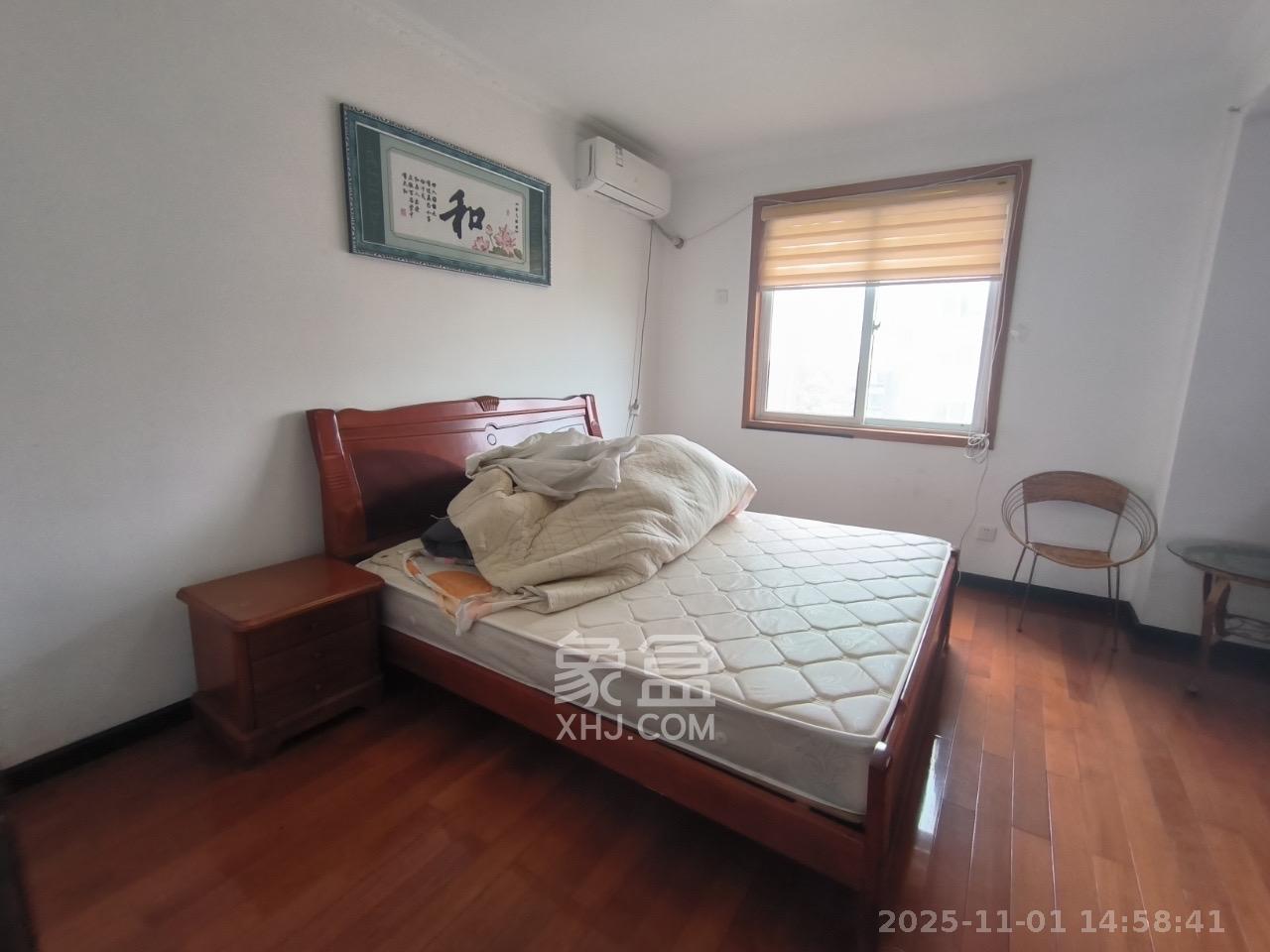 学府华庭 5室2厅2卫 2800.0元/月 学府华庭 5室2厅2卫 2800.0元/月室内图