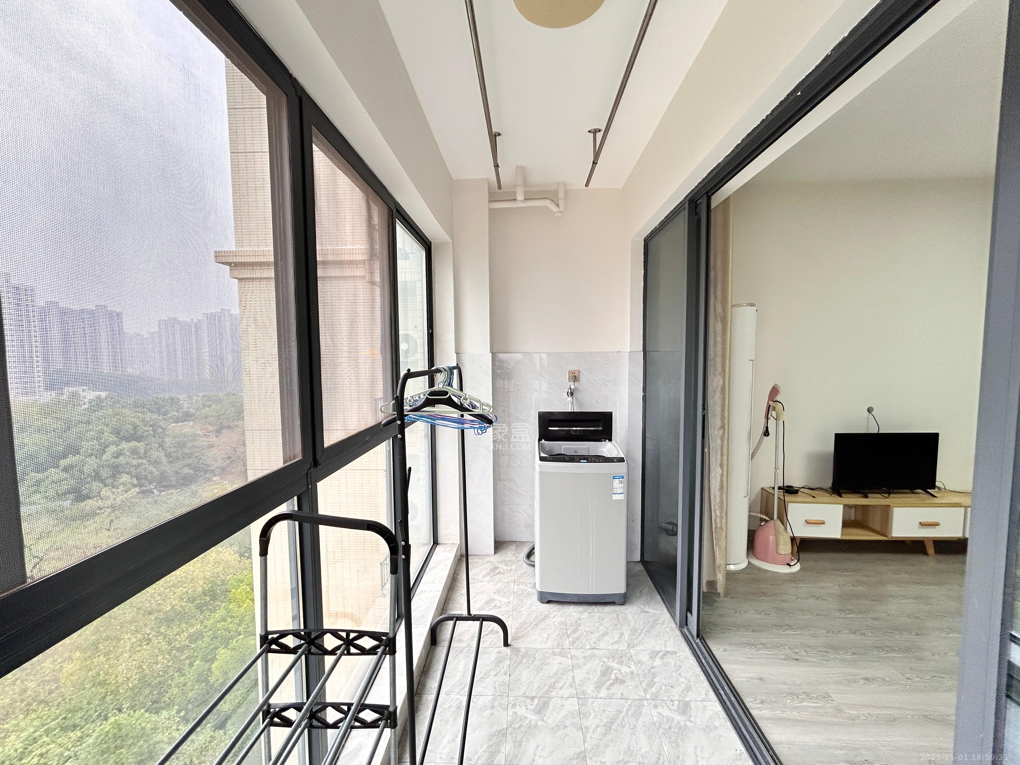 长盛岚庭 3室2厅1卫 2600.0元/月 长盛岚庭 3室2厅1卫 2600.0元/月室内图