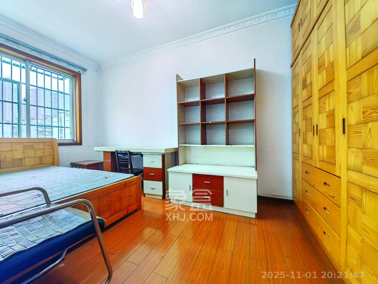 中南汽车世界  2室2厅1卫    1200.0元/月室内图