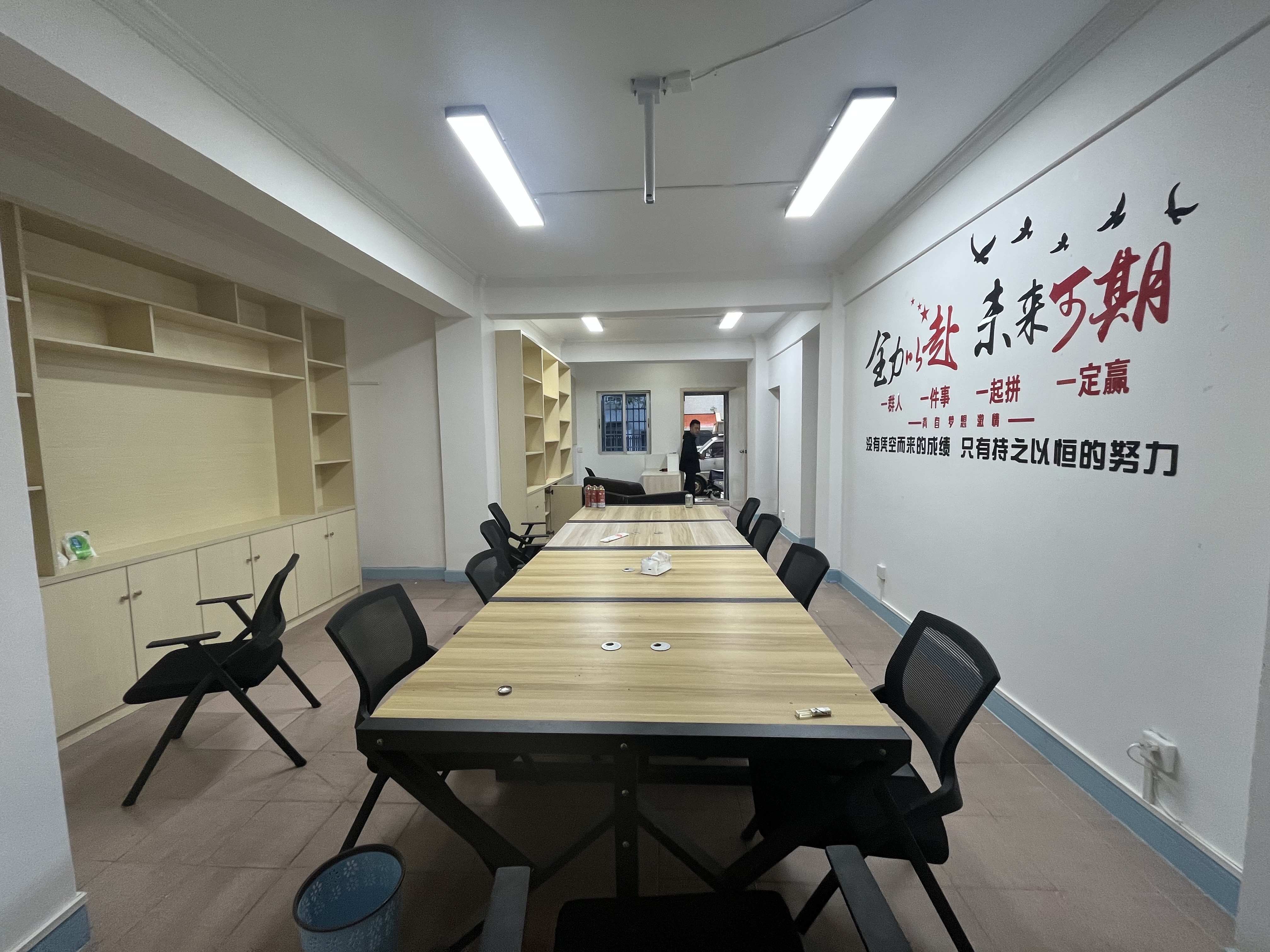 海景湾花园  3室2厅2卫    2100.0元/月