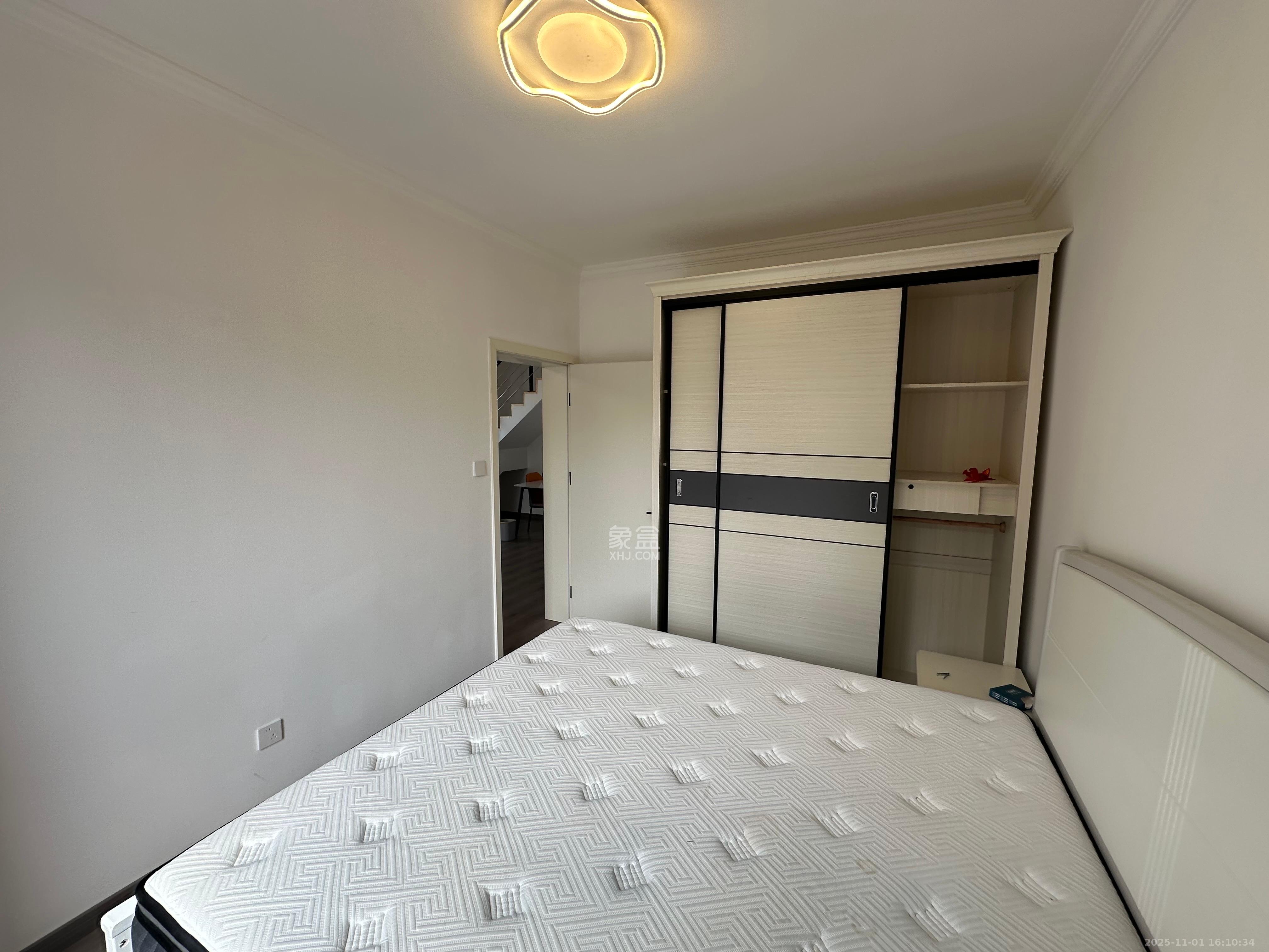 邦盛水岸御园  4室2厅2卫    2800.0元/月室内图