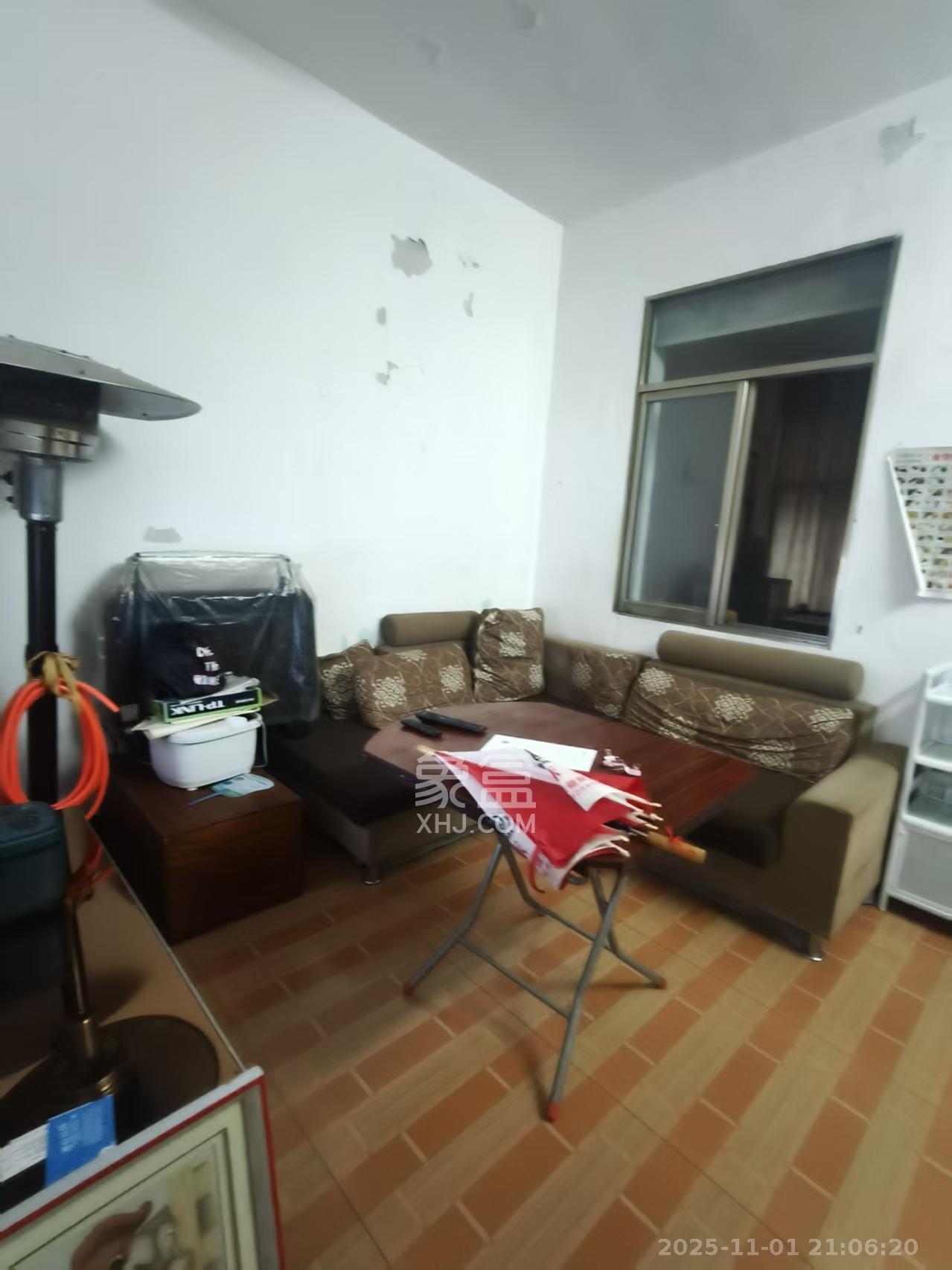 长勘小区  3室1厅1卫    2300.0元/月