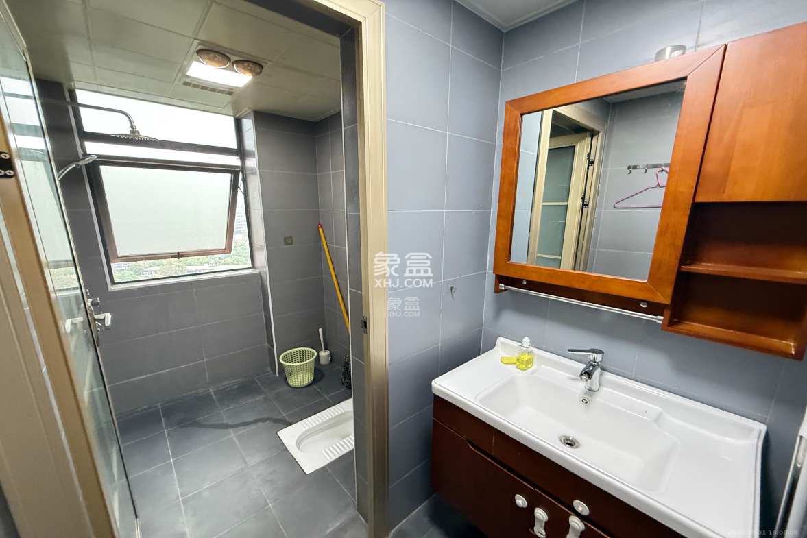 钱隆首府(福晟御园) 3室1厅1卫 3300.0元/月 钱隆首府(福晟御园) 3室1厅1卫 3300.0元/月室内图