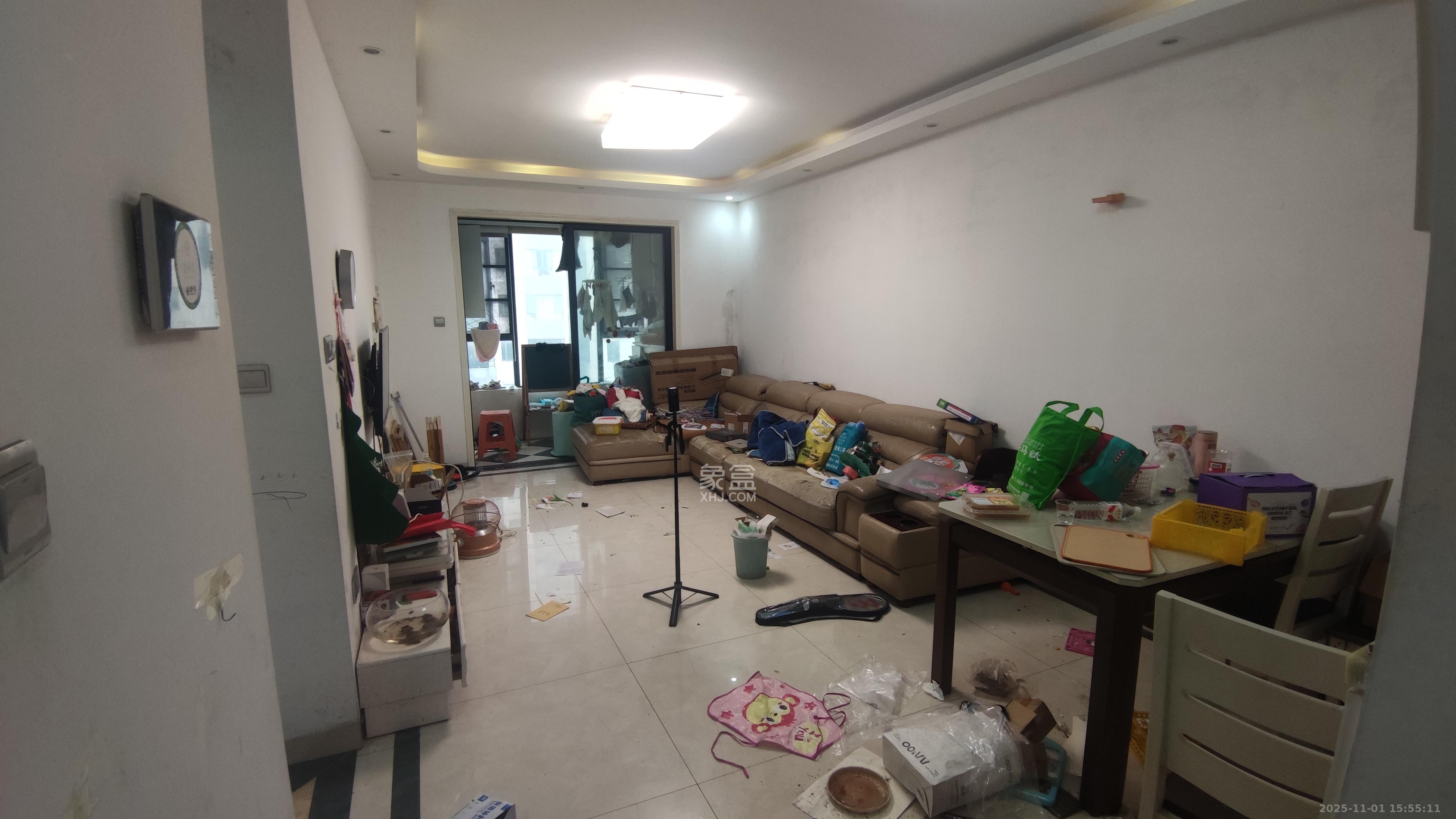 中国铁建梅溪青秀一期  3室2厅1卫    2300.0元/月