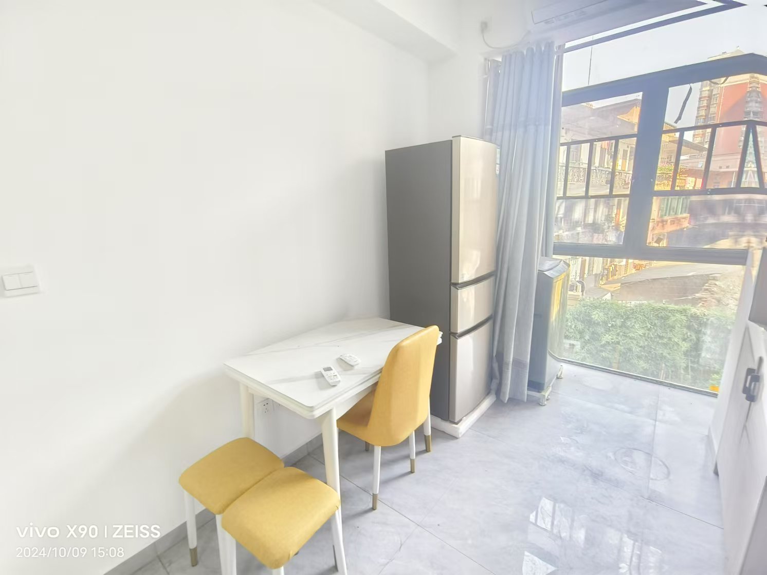 保利香槟国际  1室1厅1卫    1200.0元/月室内图