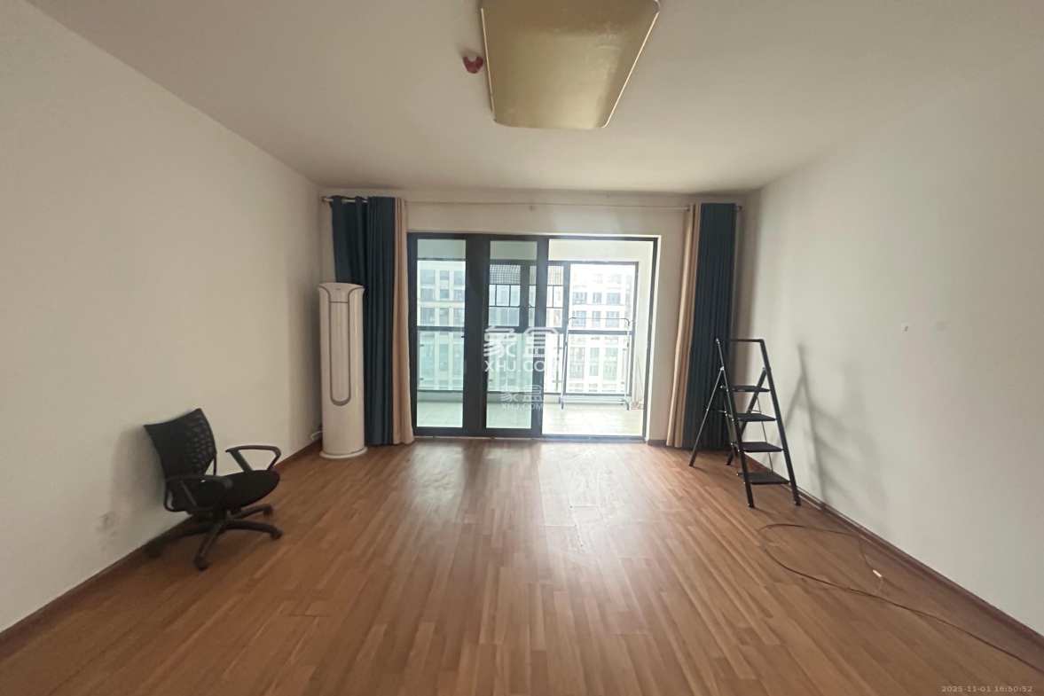 南山雍江汇(滨江国际新城) 4室2厅2卫 3800.0元/月 南山雍江汇(滨江国际新城) 4室2厅2卫 3800.0元/月室内图