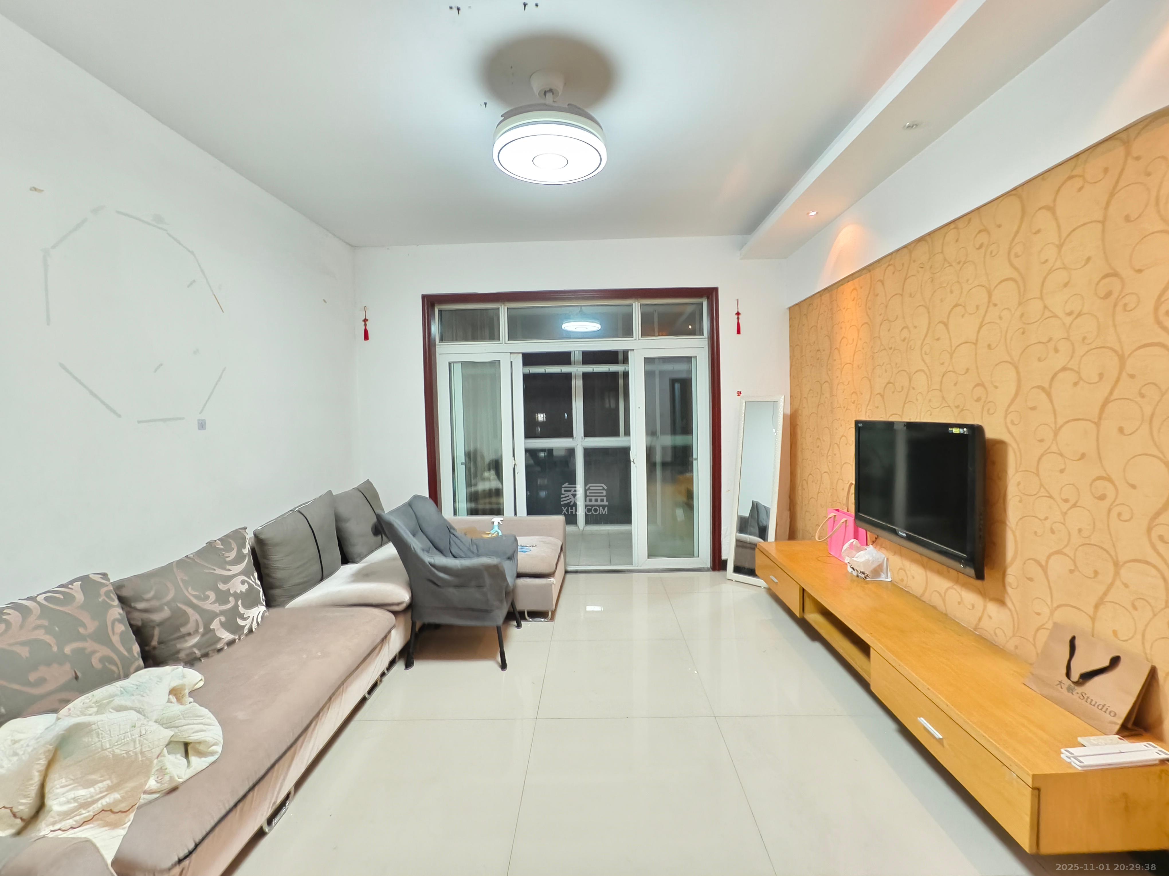 中房F联邦  2室2厅1卫    2000.0元/月 中房F联邦  2室2厅1卫    2000.0元/月