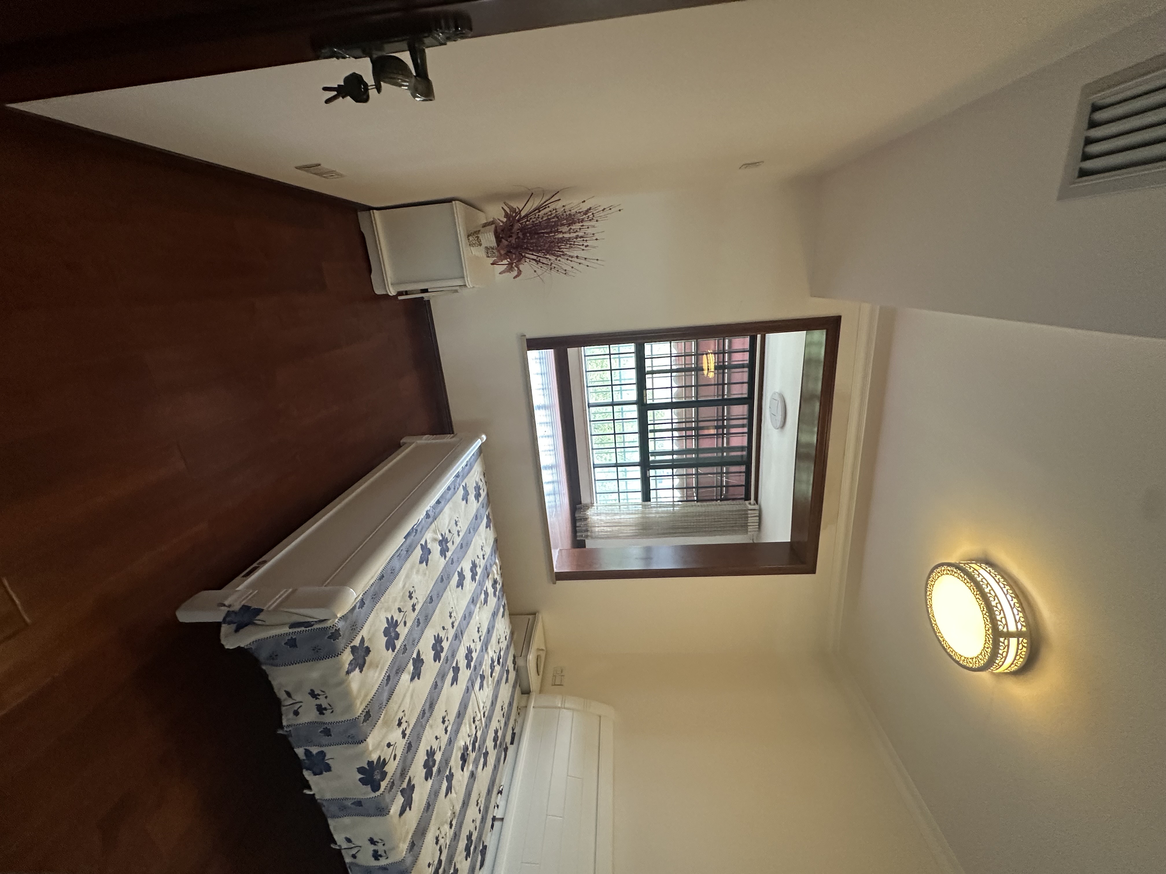 大庸桥烟草公司宿舍  1室0厅0卫    288.0万 大庸桥烟草公司宿舍  1室0厅0卫    288.0万客厅