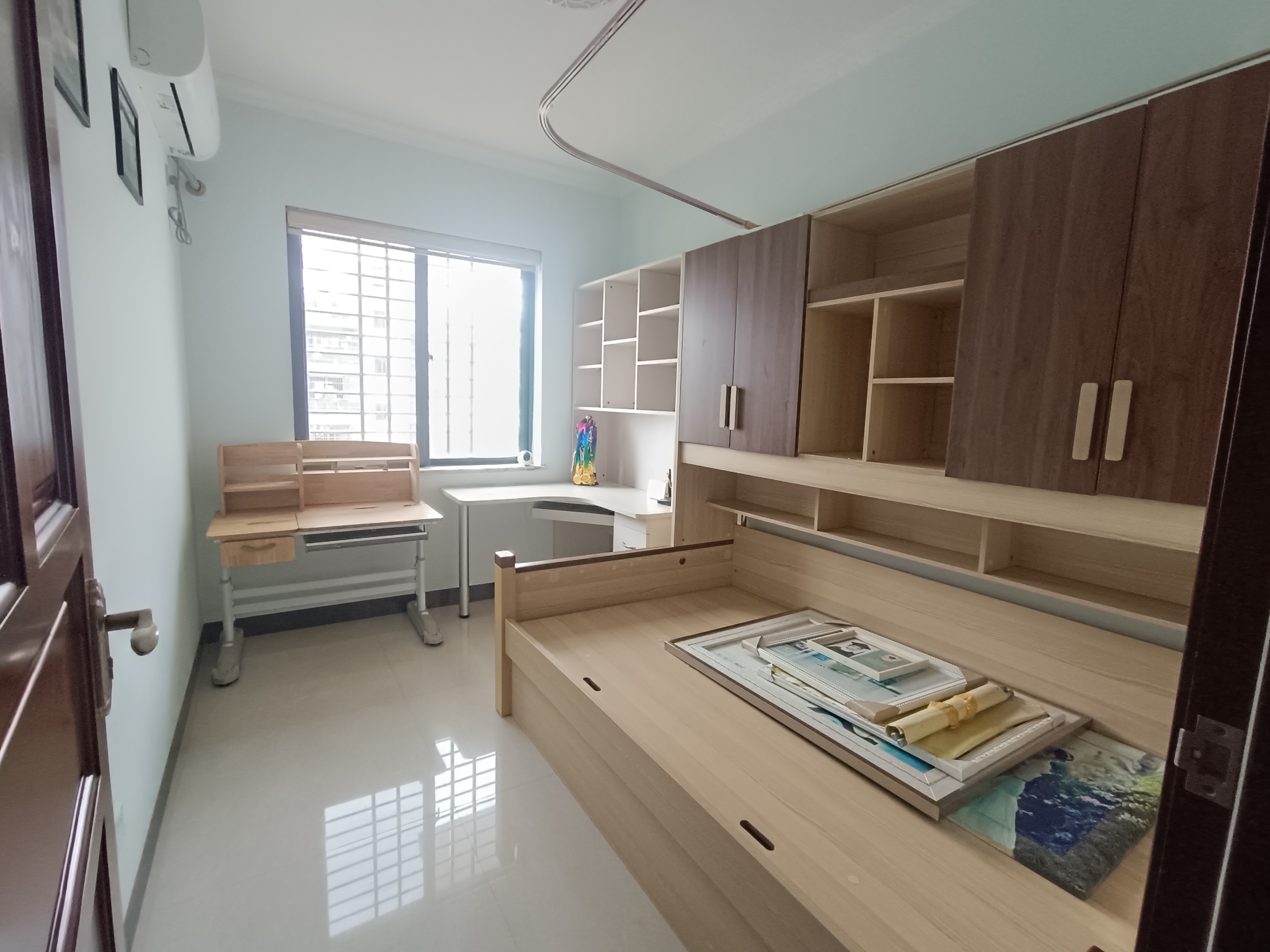 中景花园  3室2厅2卫    150.0万 中景花园  3室2厅2卫    150.0万客厅