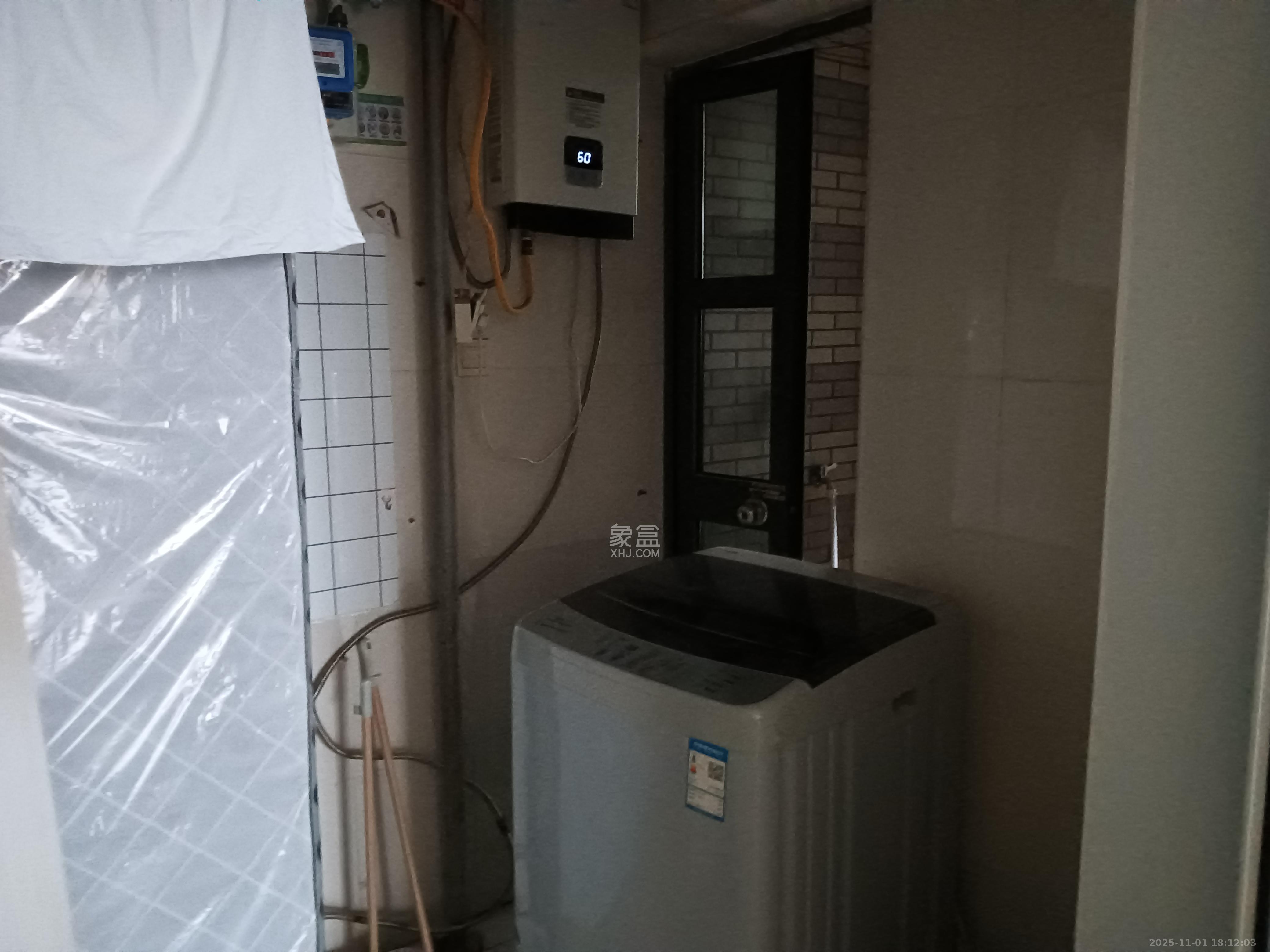 中天广场  3室2厅1卫    3300.0元/月