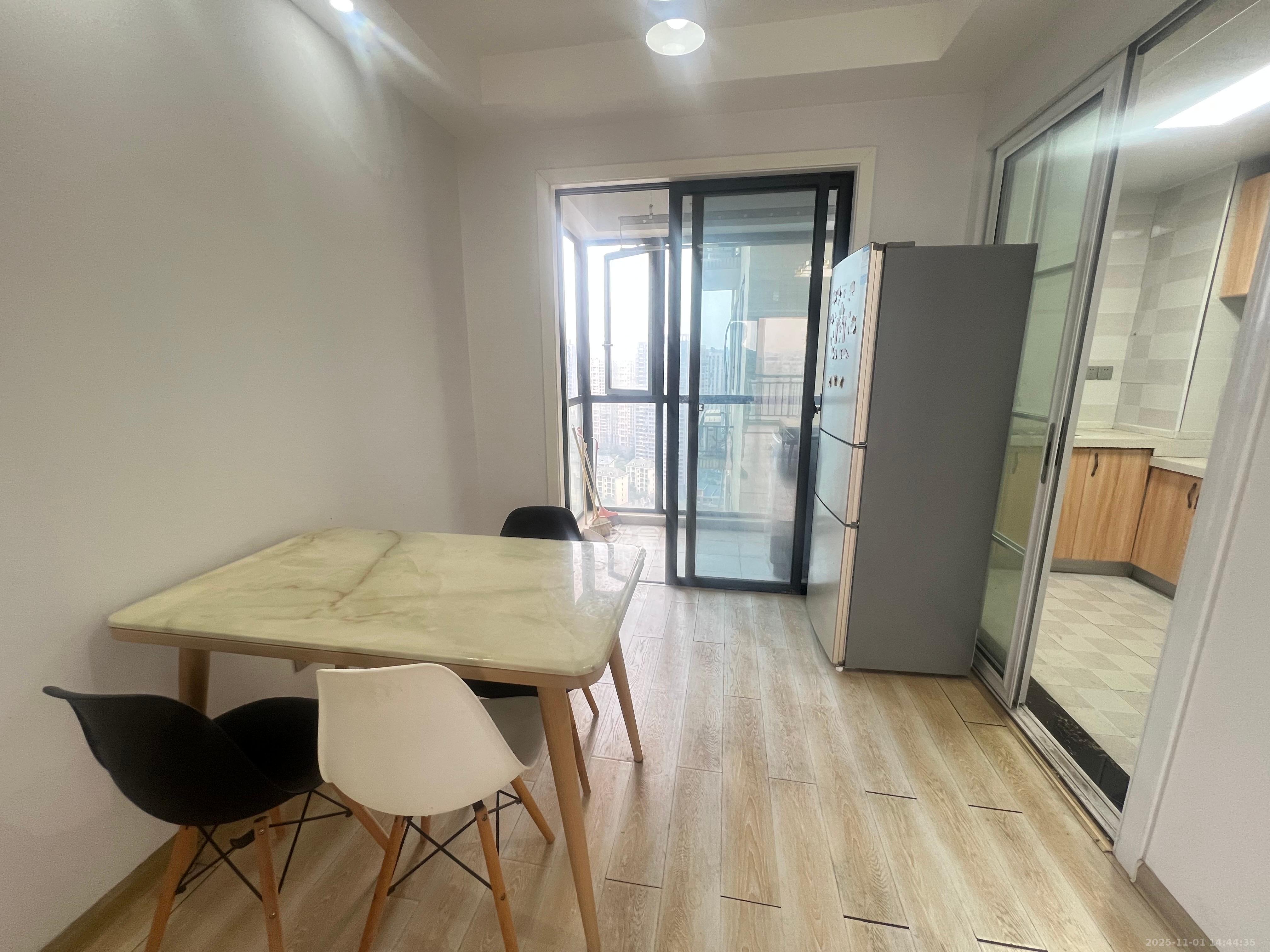 丽水熙园 3室2厅2卫 2600.0元/月 丽水熙园 3室2厅2卫 2600.0元/月室内图