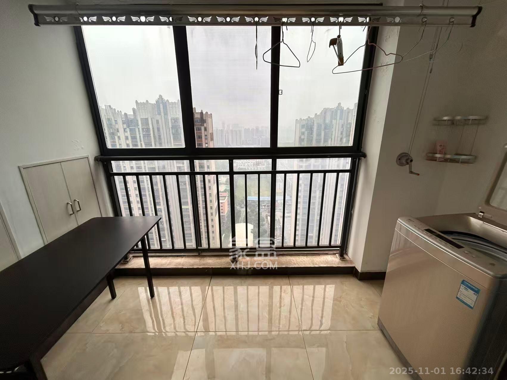 天元涉外景园B区  4室2厅2卫    3200.0元/月 天元涉外景园B区  4室2厅2卫    3200.0元/月室内图