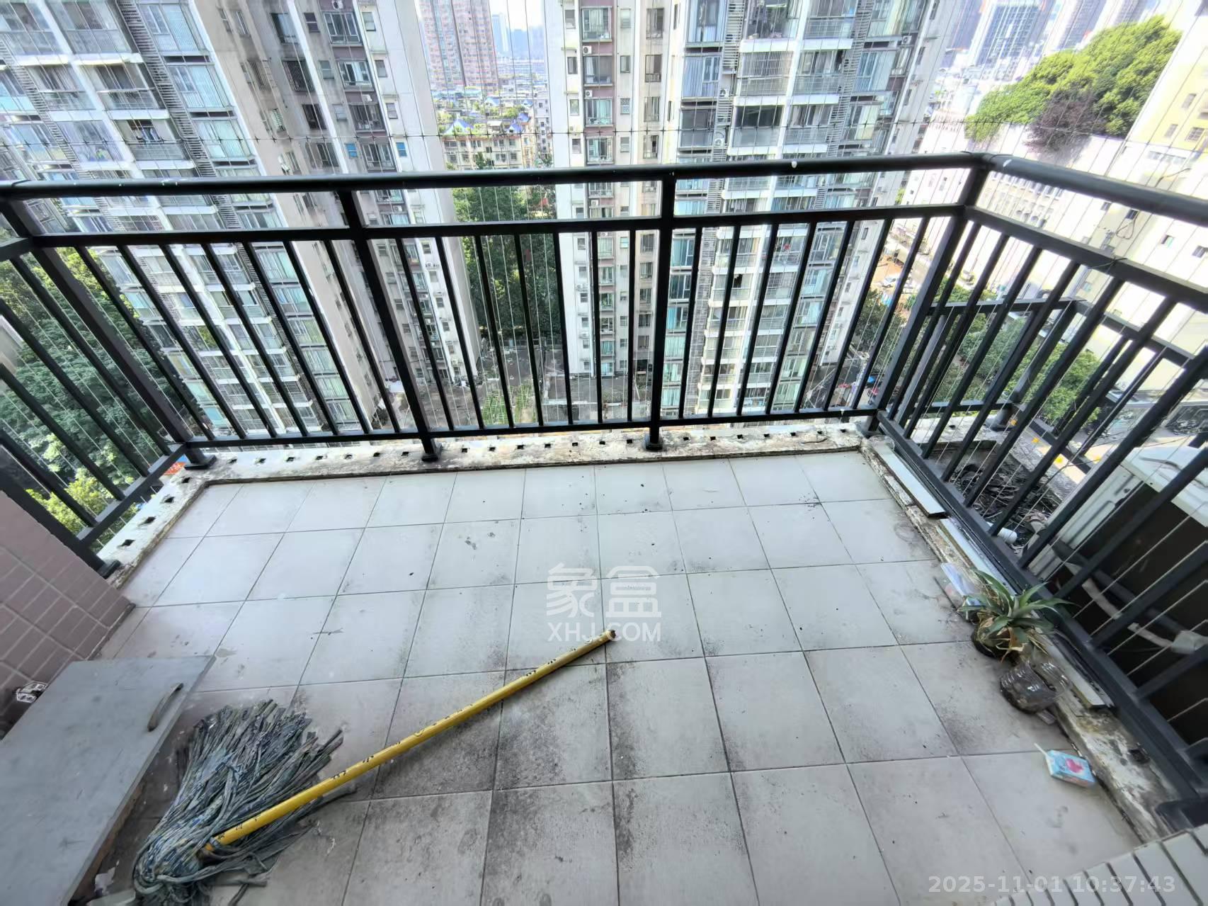 银港水晶城  5室2厅2卫    2600.0元/月室内图