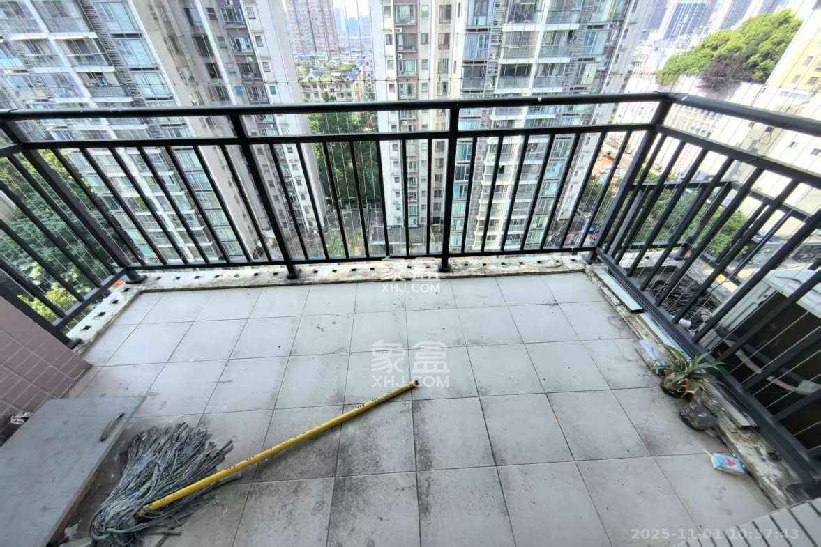 银港水晶城 5室2厅2卫 2600.0元/月 银港水晶城 5室2厅2卫 2600.0元/月室内图