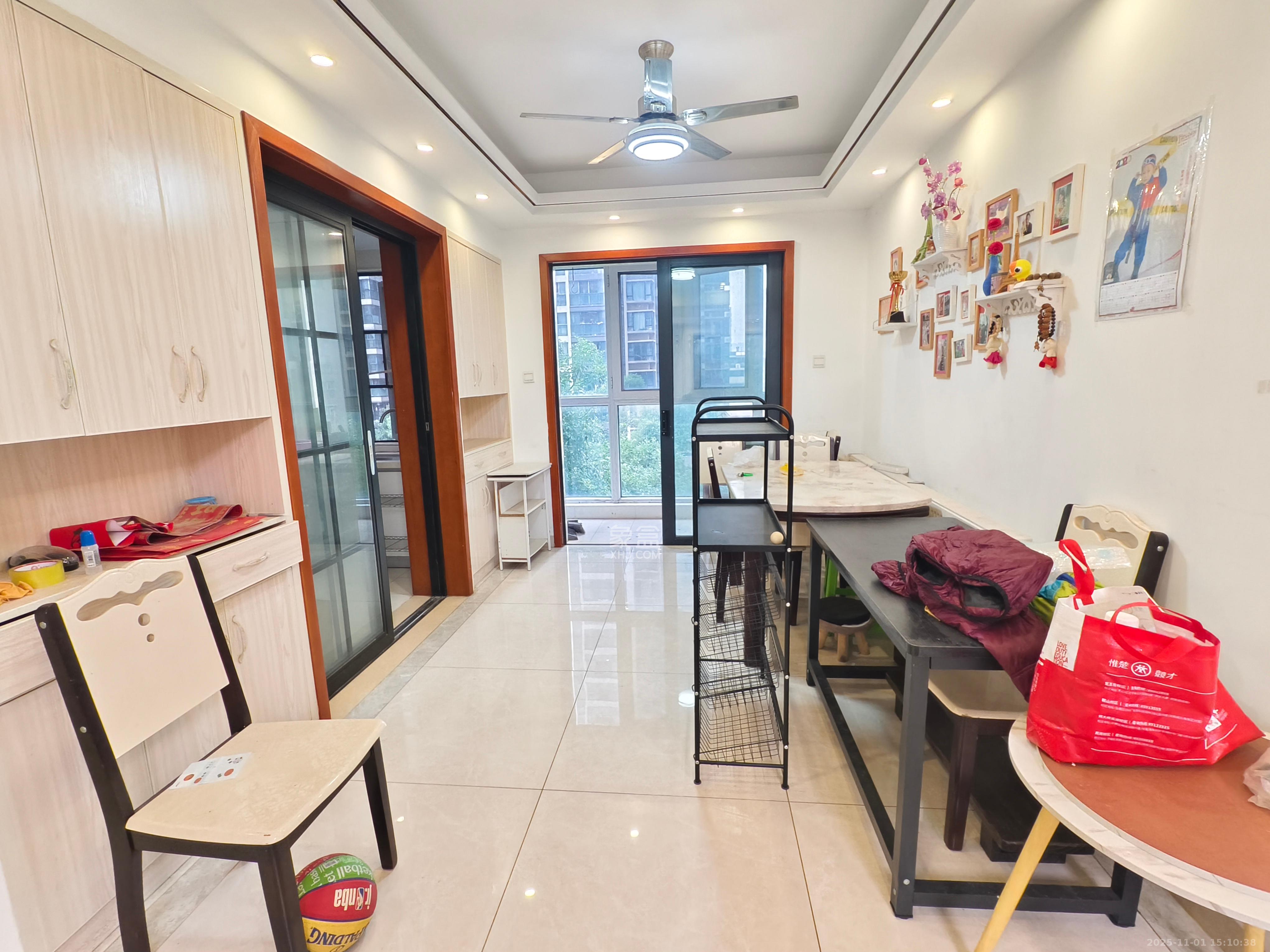 蓝山郡  4室2厅2卫    3500.0元/月 蓝山郡  4室2厅2卫    3500.0元/月室内图