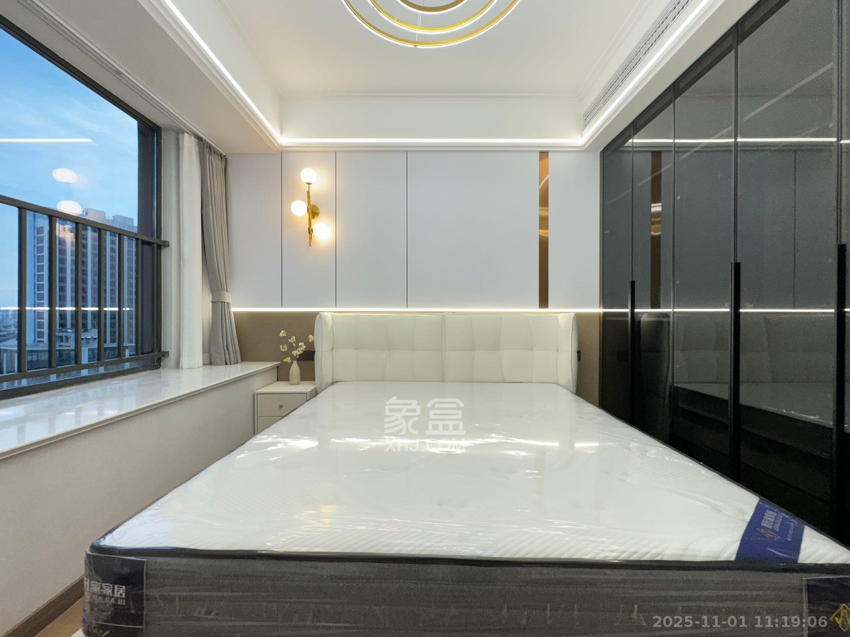 绿地V岛  3室2厅2卫    5500.0元/月室内图