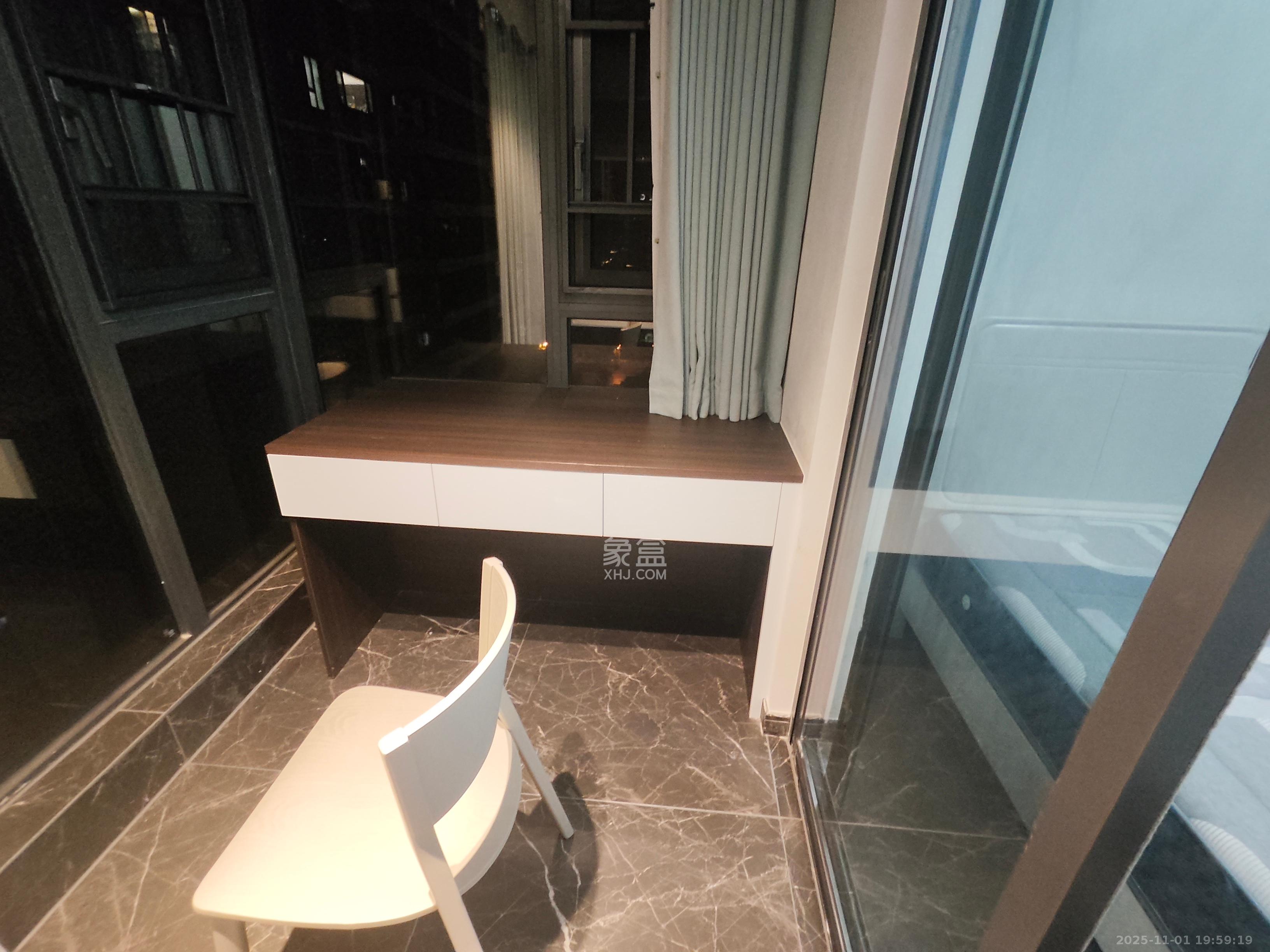 绿地麓云国际一期  3室2厅2卫    3500.0元/月室内图