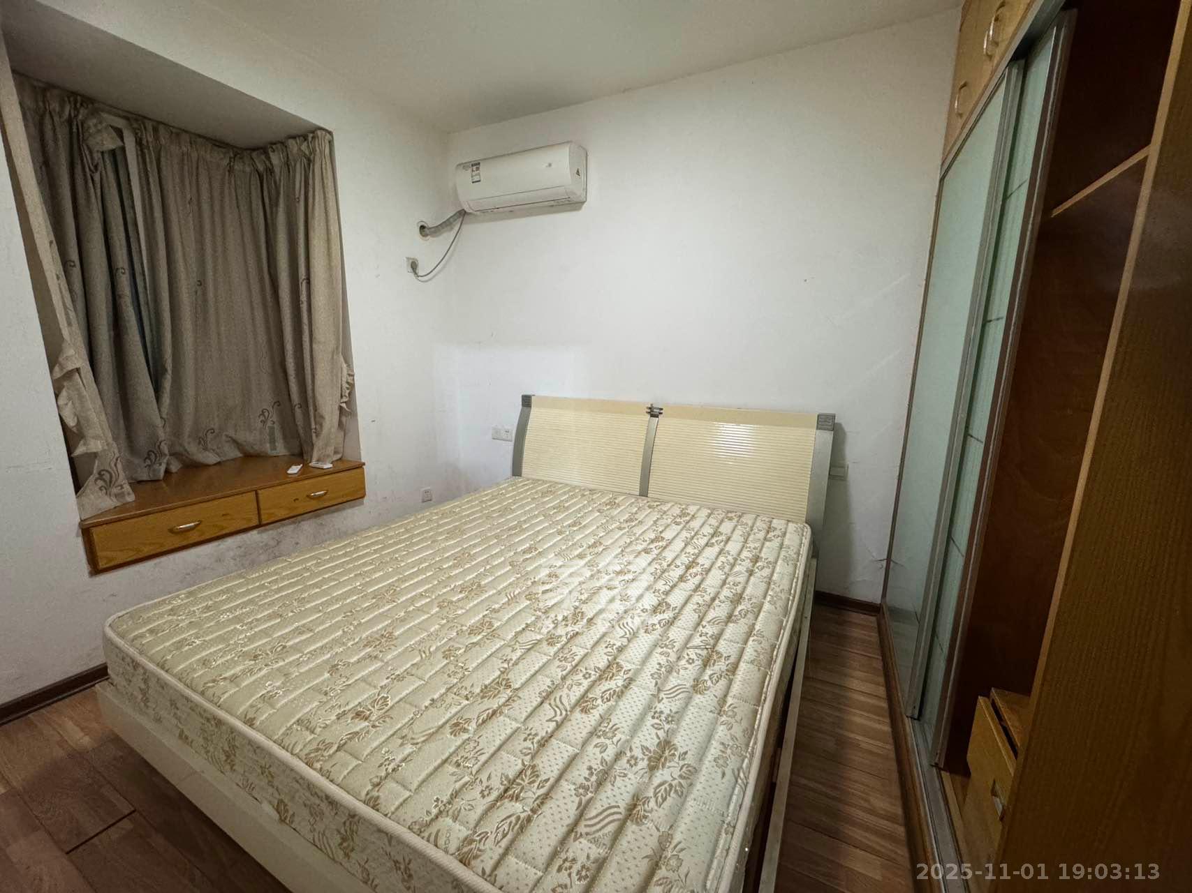 金碧文华  2室2厅1卫    1900.0元/月 金碧文华  2室2厅1卫    1900.0元/月室内图