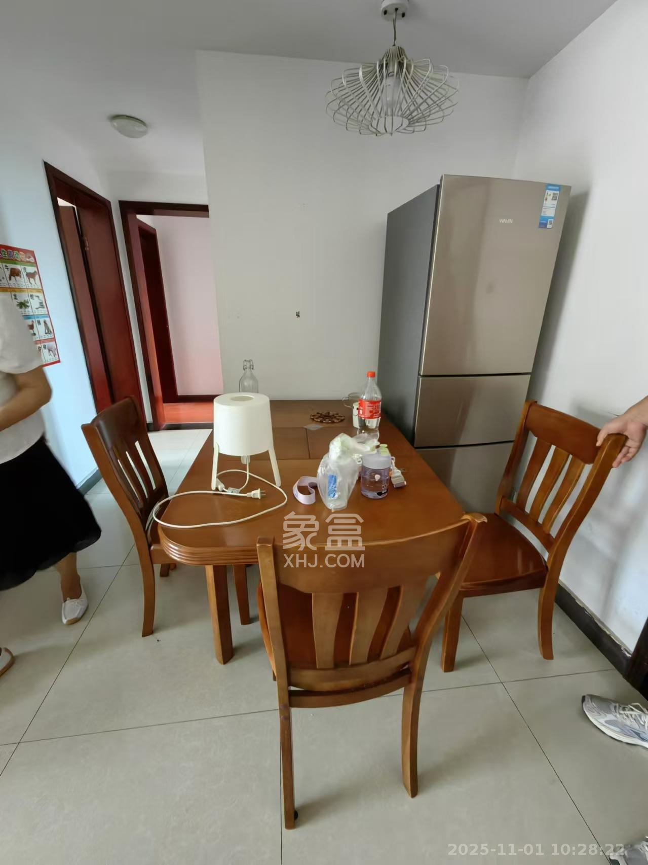 麓谷锦和园 3室2厅1卫 2200.0元/月 麓谷锦和园 3室2厅1卫 2200.0元/月室内图