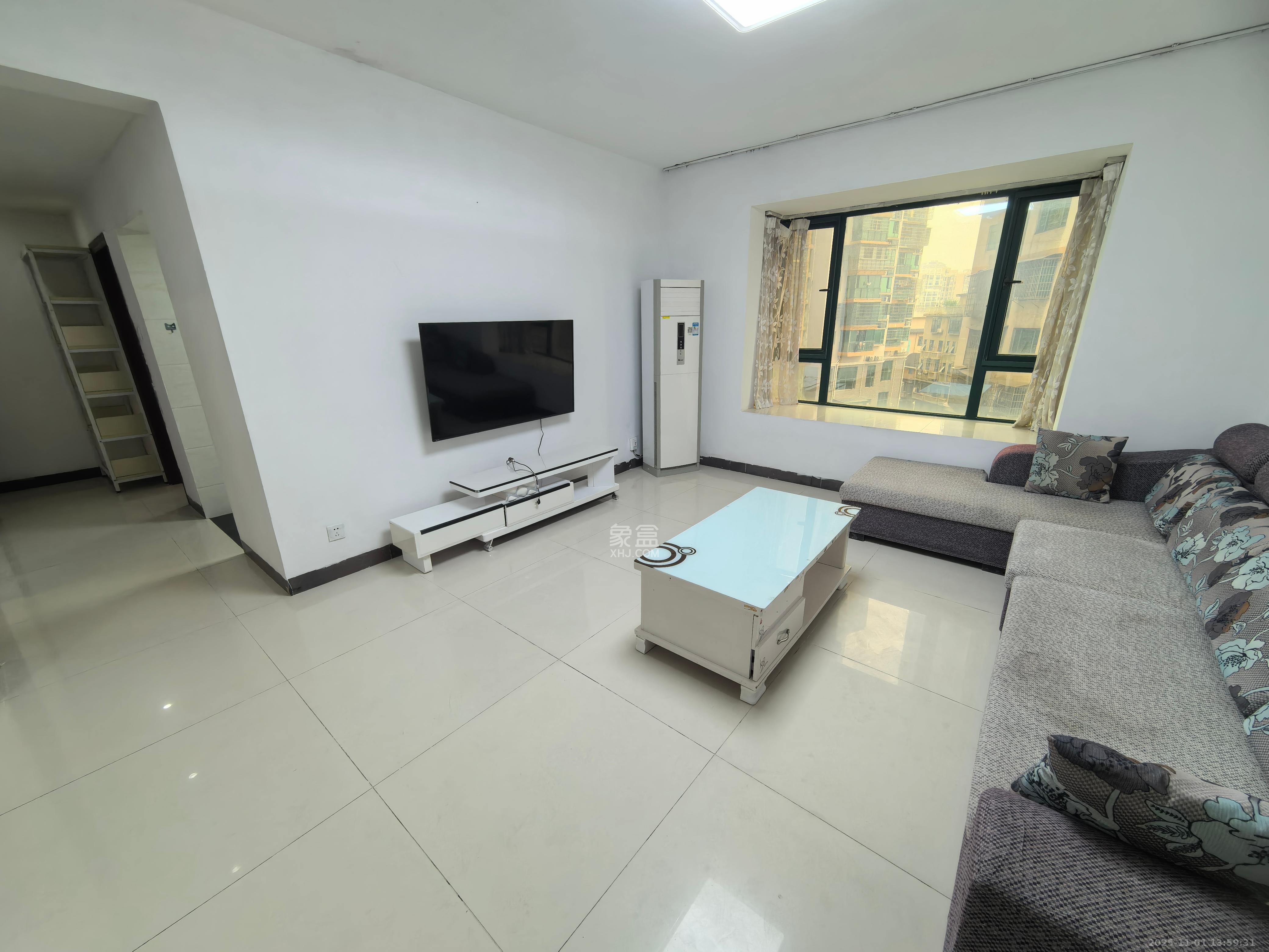 湖韵佳苑  3室2厅1卫    2700.0元/月室内图