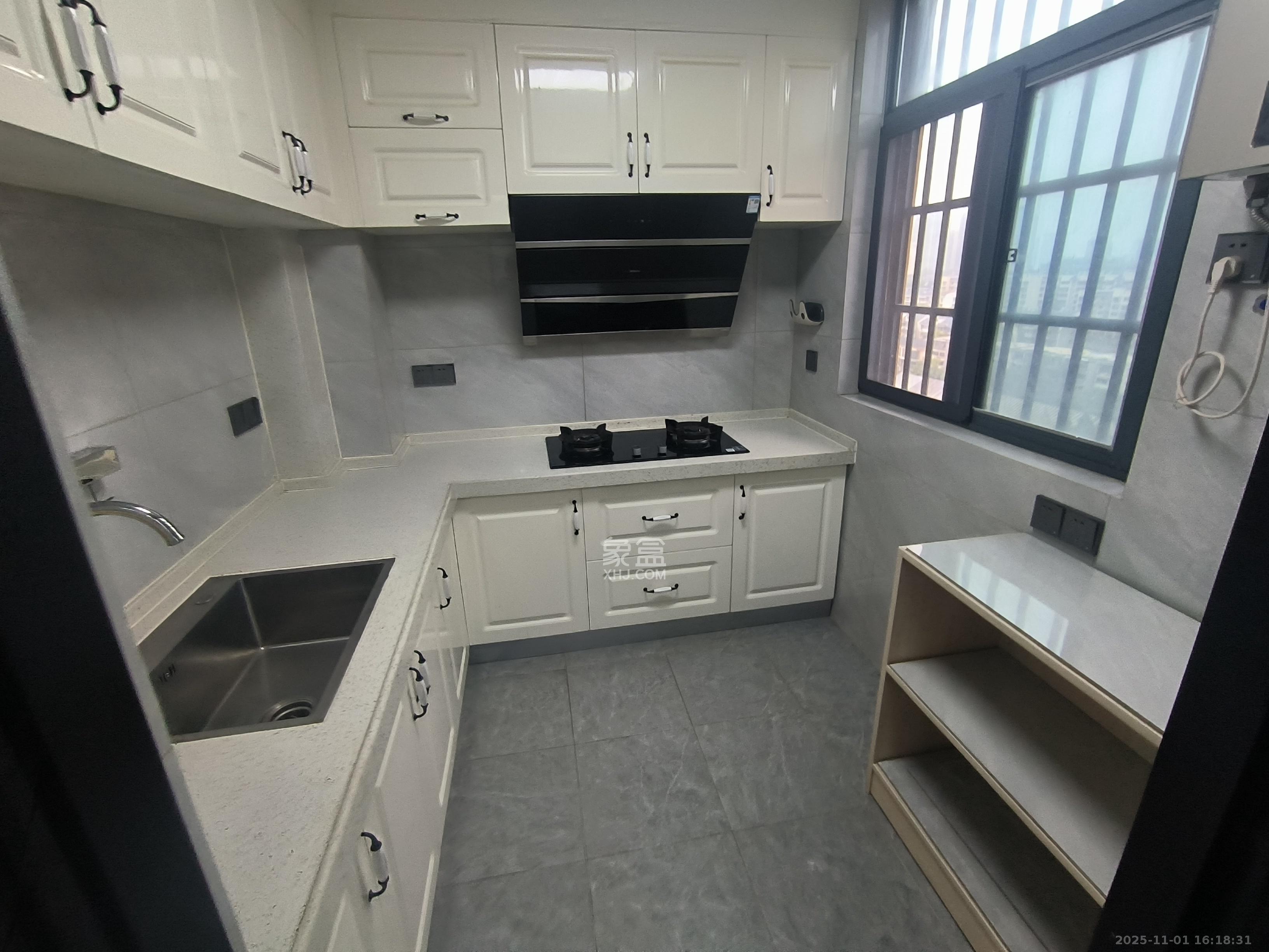 江南华府  3室1厅2卫    3200.0元/月室内图