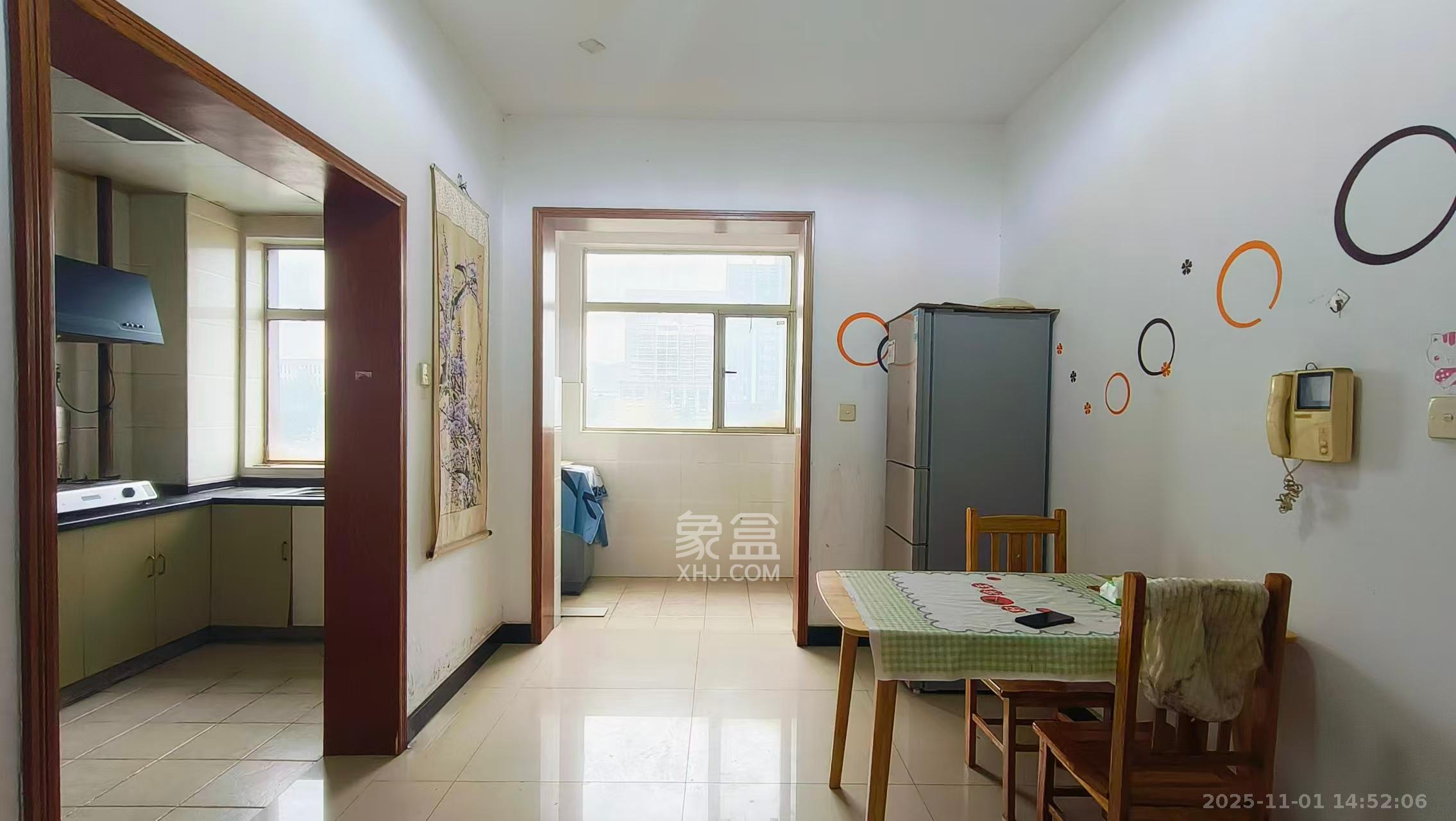 西岸润泽府  3室2厅2卫    2700.0元/月室内图