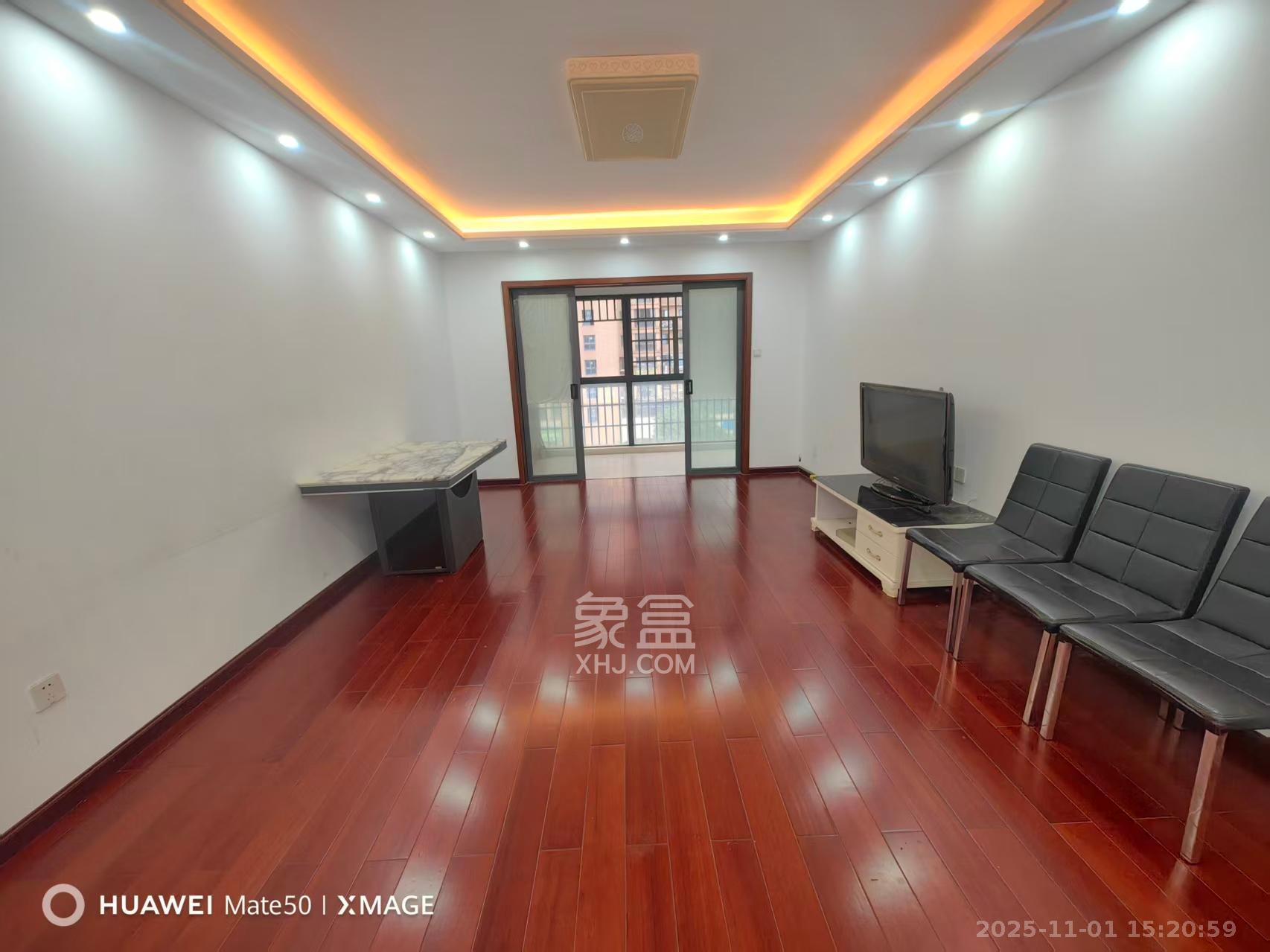 兴隆景苑 3室2厅1卫 2600.0元/月 兴隆景苑 3室2厅1卫 2600.0元/月室内图