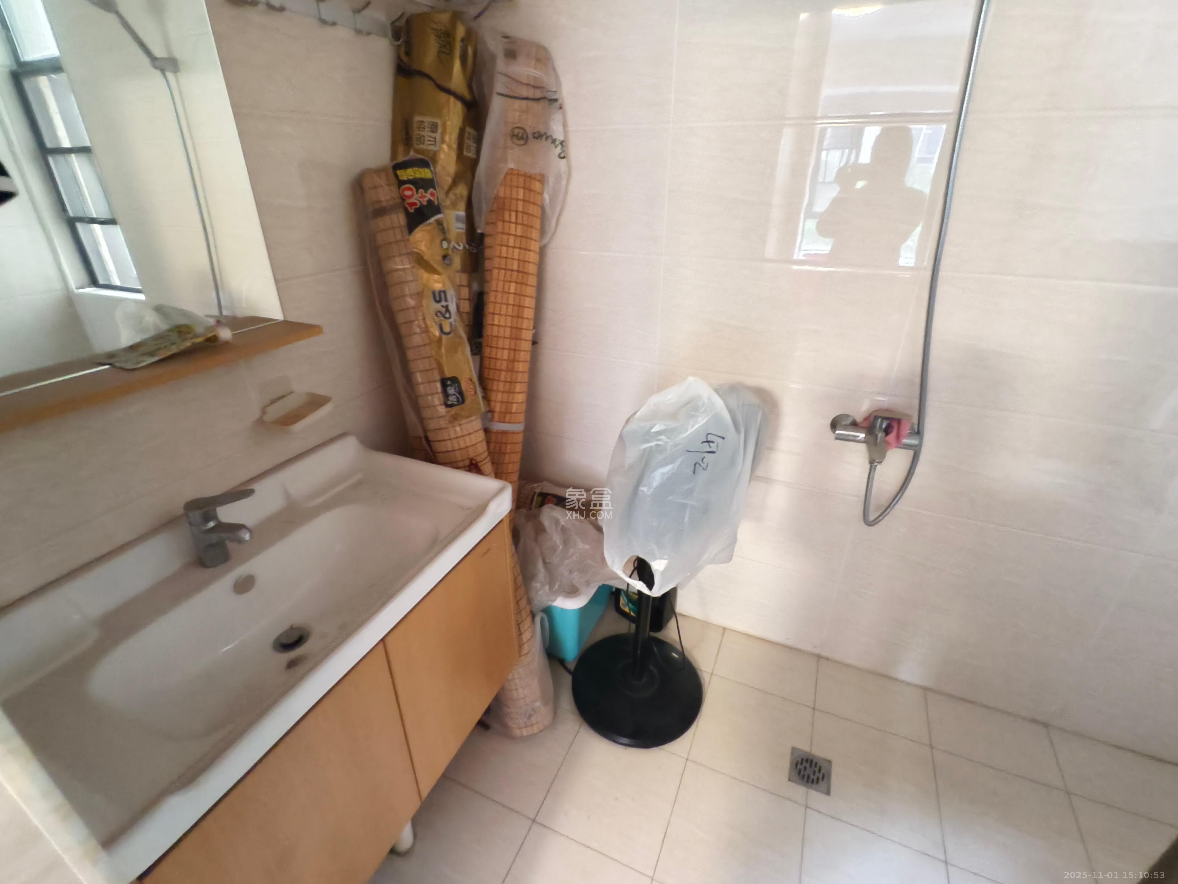 蓝山郡  4室2厅2卫    3500.0元/月 蓝山郡  4室2厅2卫    3500.0元/月室内图