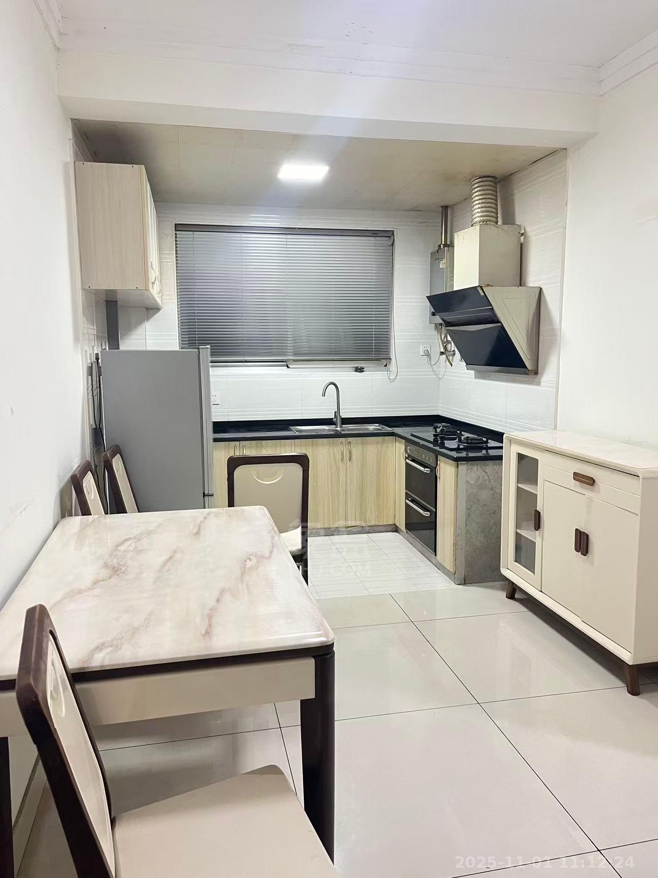 翡翠园  3室2厅1卫    1000.0元/月室内图