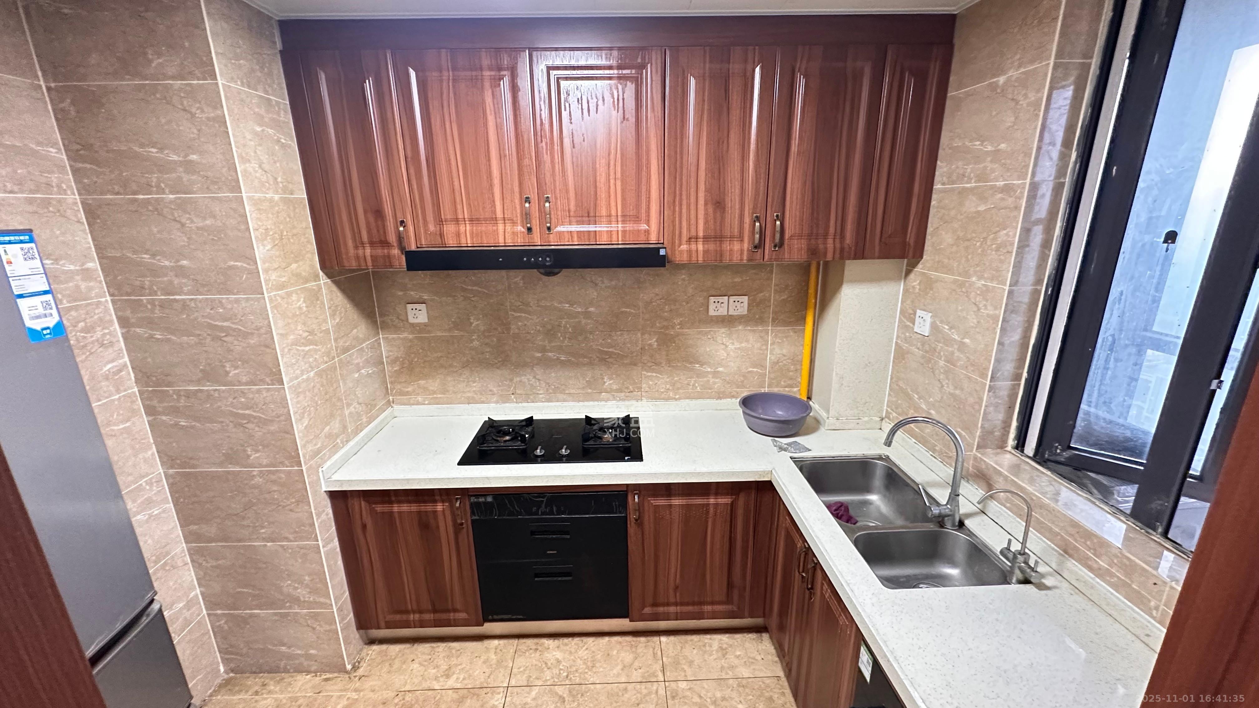 万润滨江天著  4室2厅2卫    2500.0元/月室内图