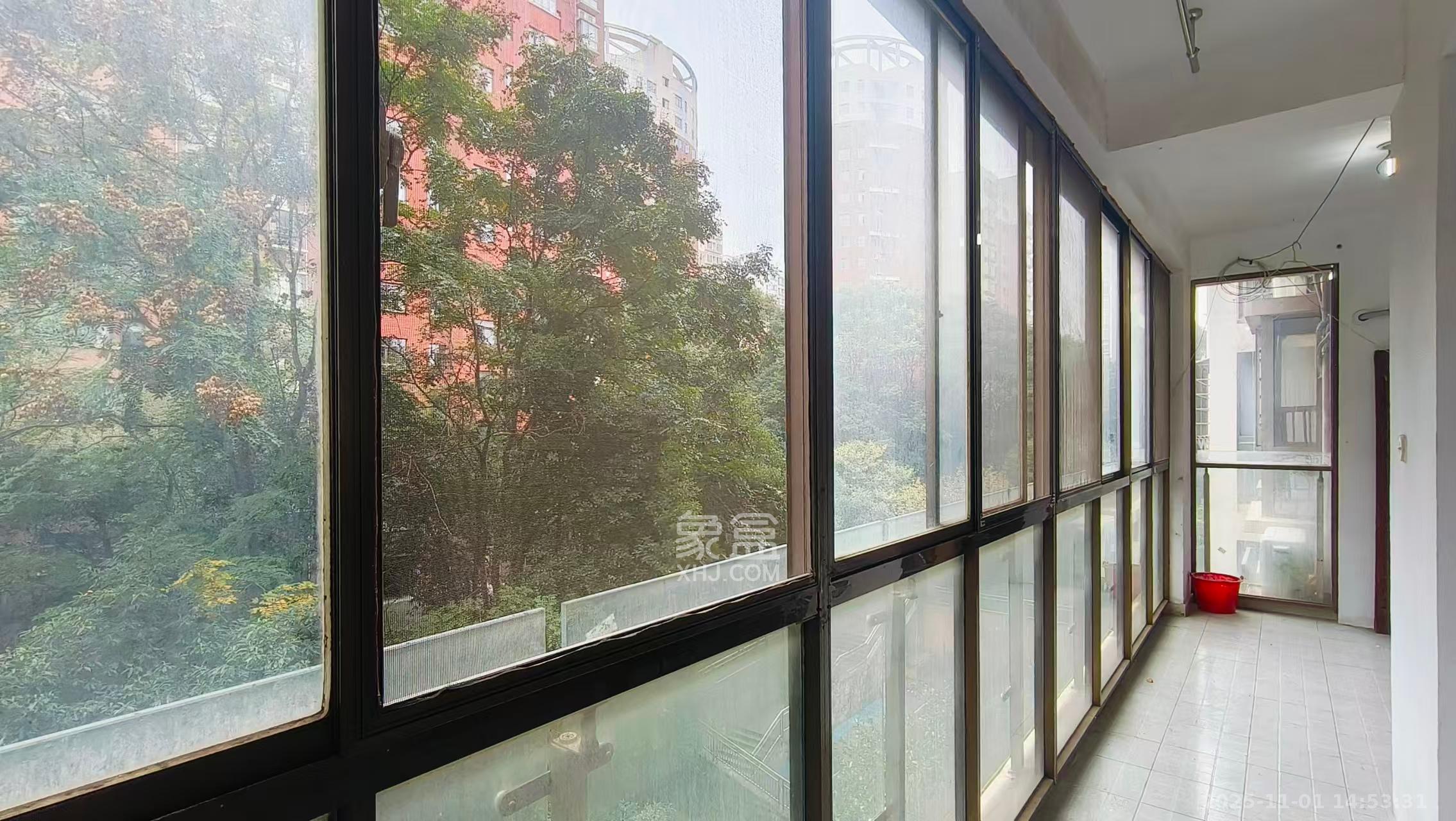 西岸润泽府  3室2厅2卫    2700.0元/月室内图