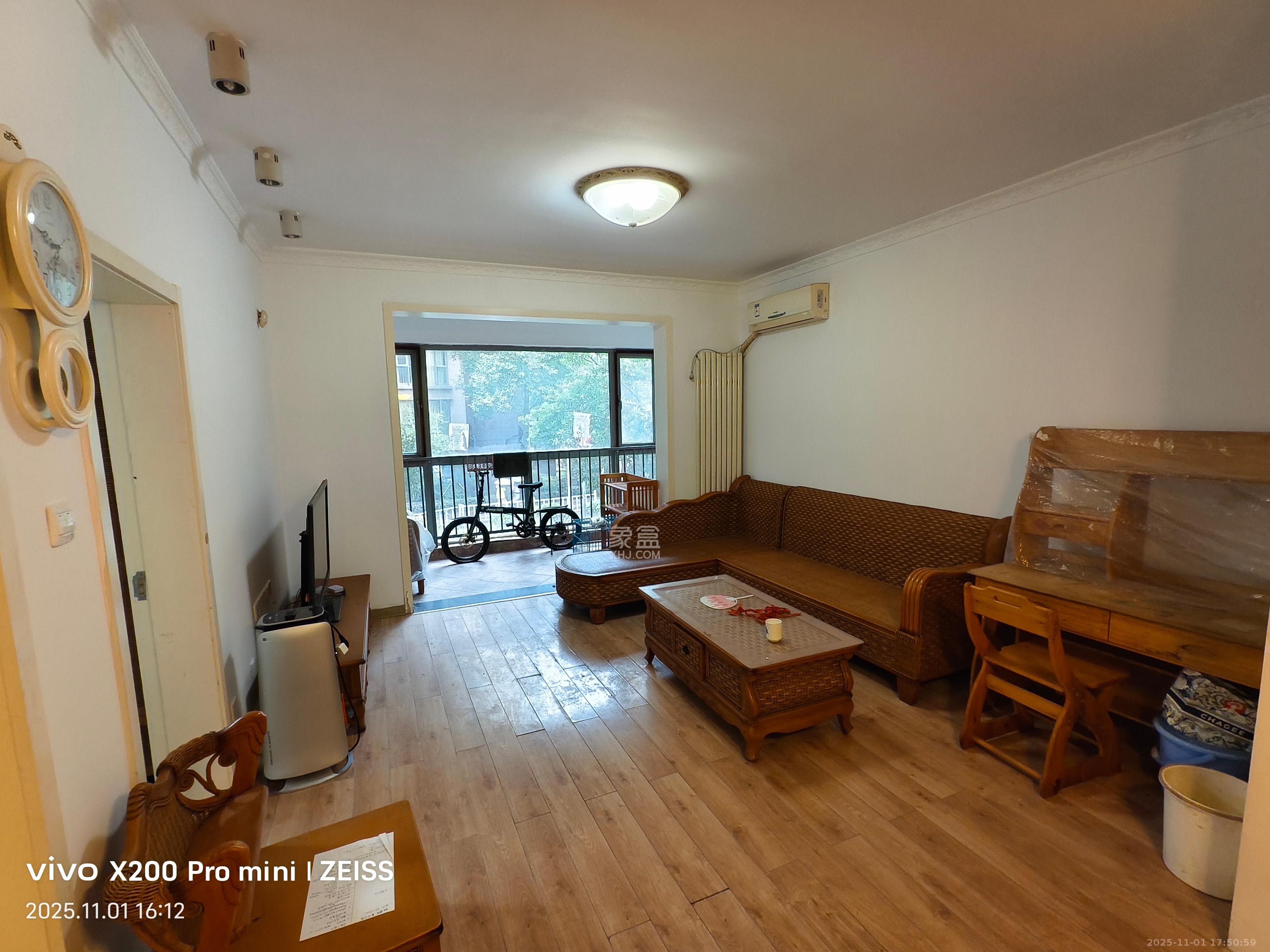 怡海星城  3室2厅1卫    1900.0元/月室内图