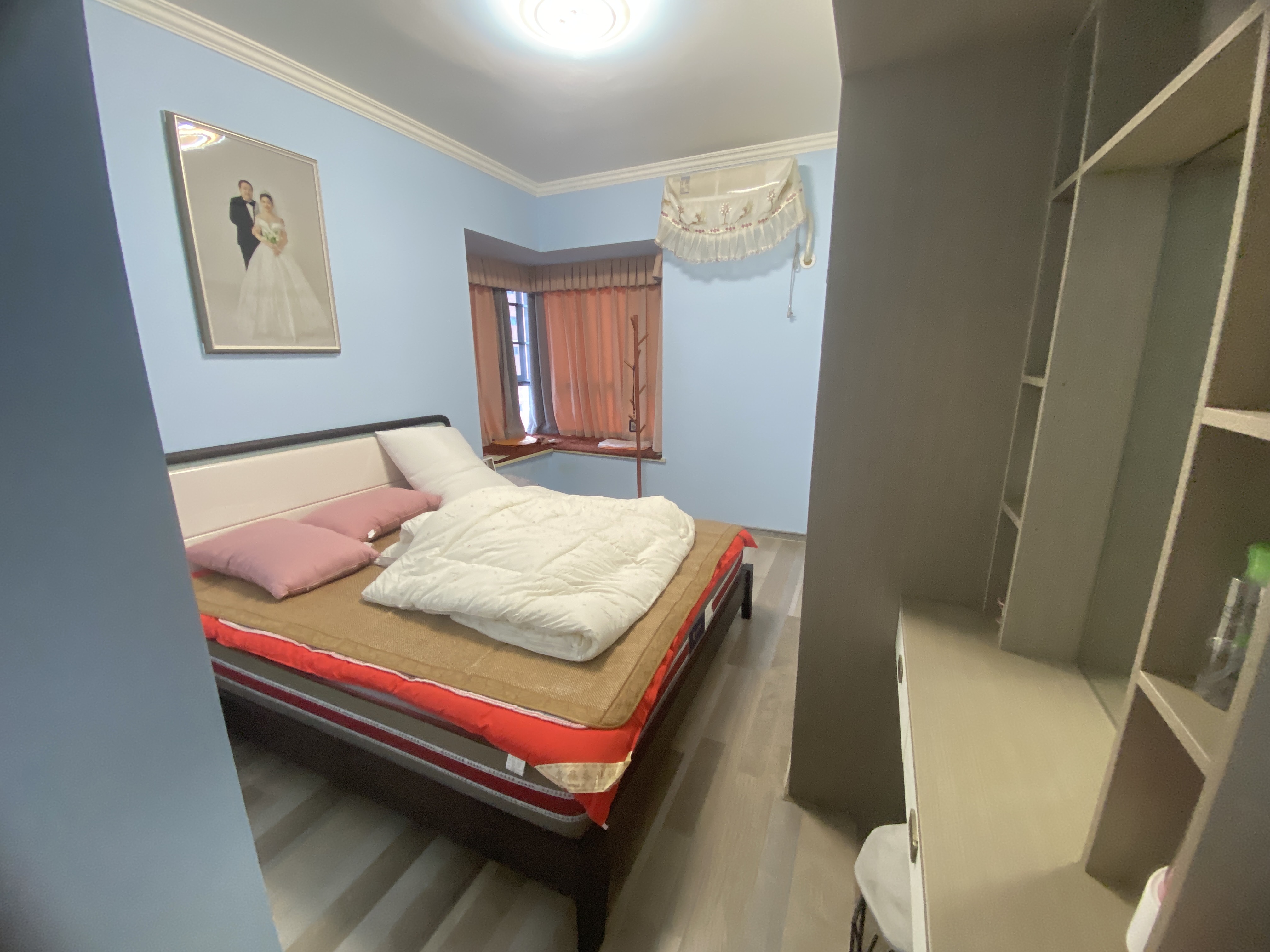 东方明珠  3室2厅2卫    59.8万客厅