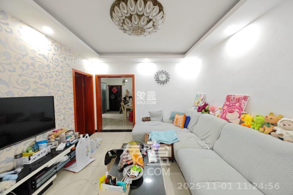 尊邸华庭 1室2厅1卫 2500.0元/月 尊邸华庭 1室2厅1卫 2500.0元/月室内图