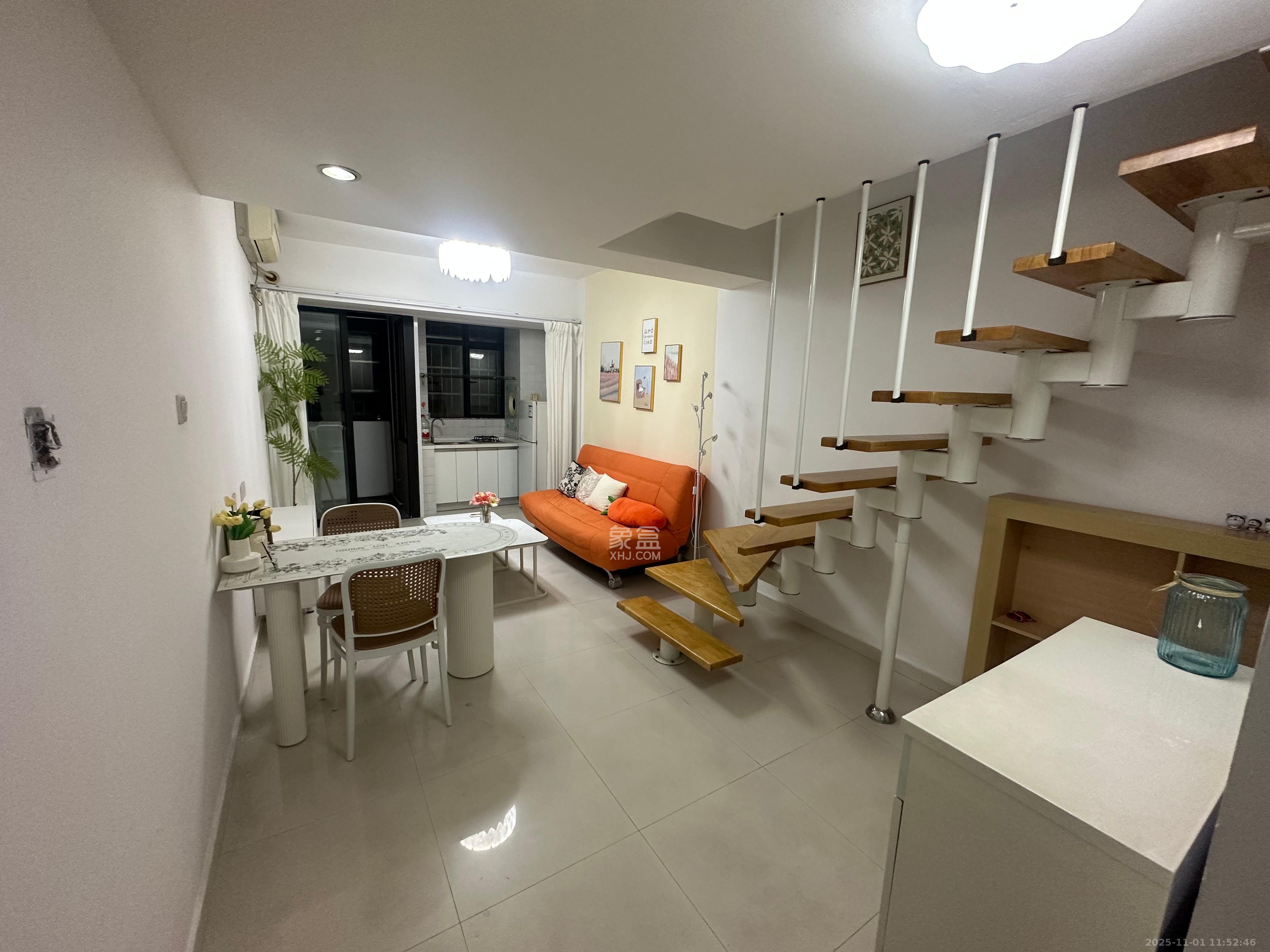 华润凤凰城一期  1室1厅1卫    1700.0元/月 华润凤凰城一期  1室1厅1卫    1700.0元/月