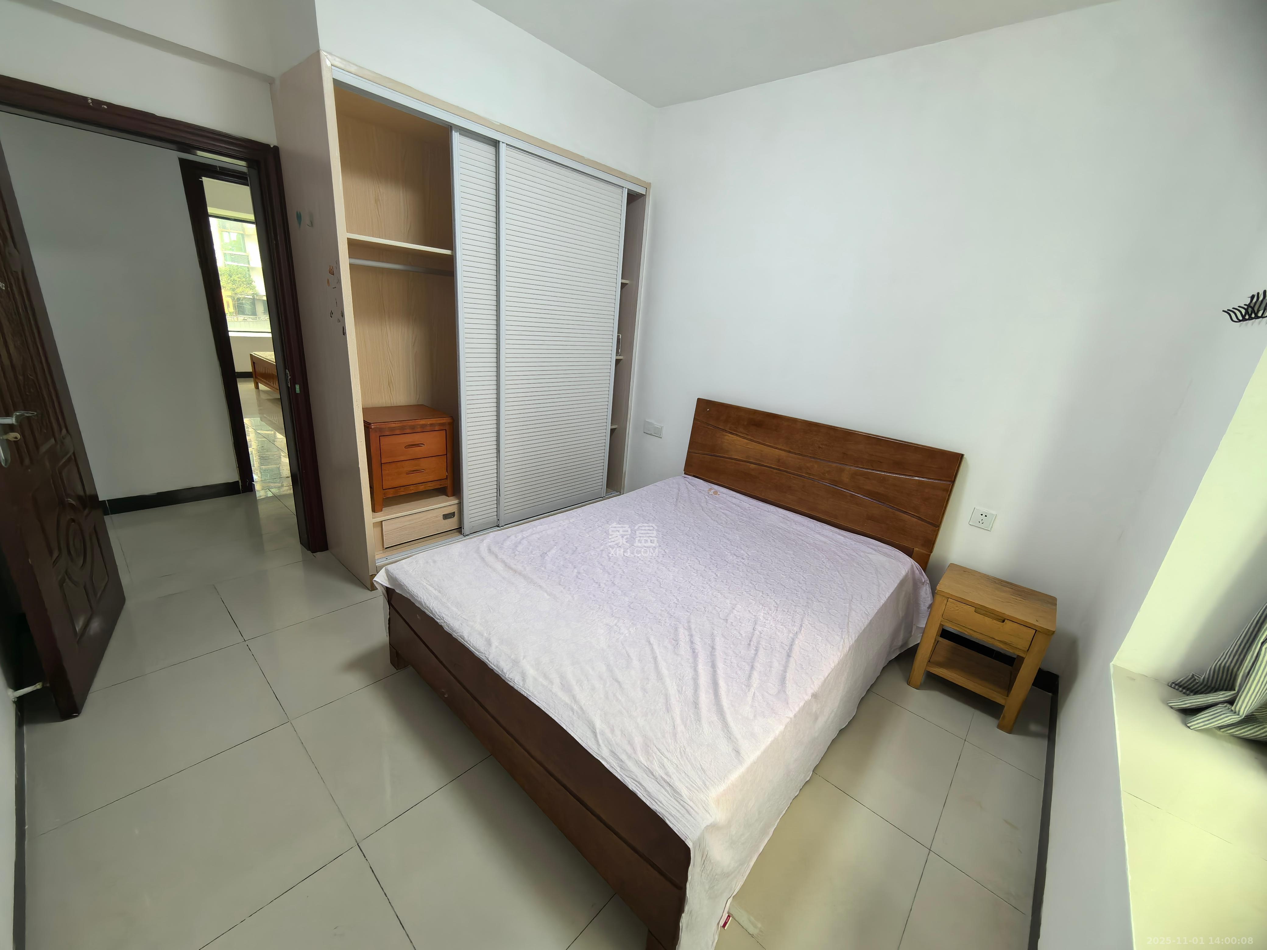 湖韵佳苑  3室2厅1卫    2700.0元/月室内图