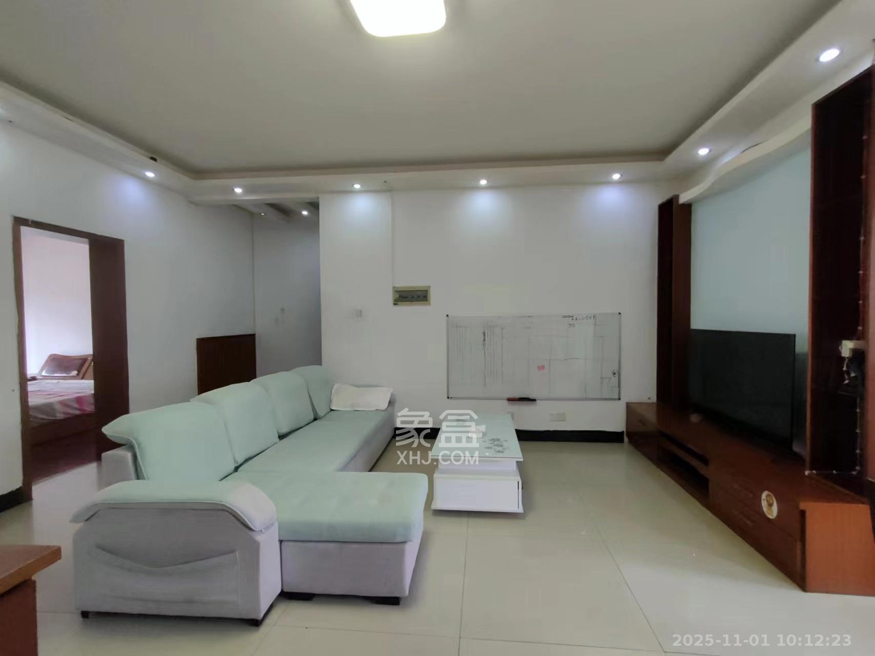 湘绣城  2室2厅1卫    1300.0元/月