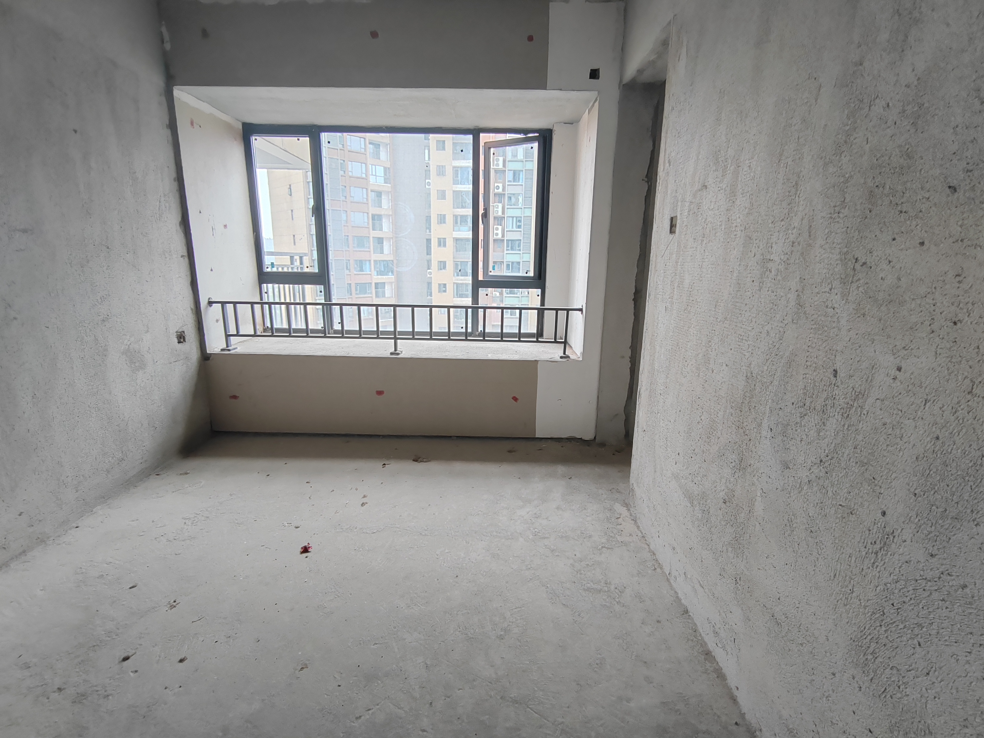 宁邦中心（二期公园里）  4室2厅2卫    79.8万卧室