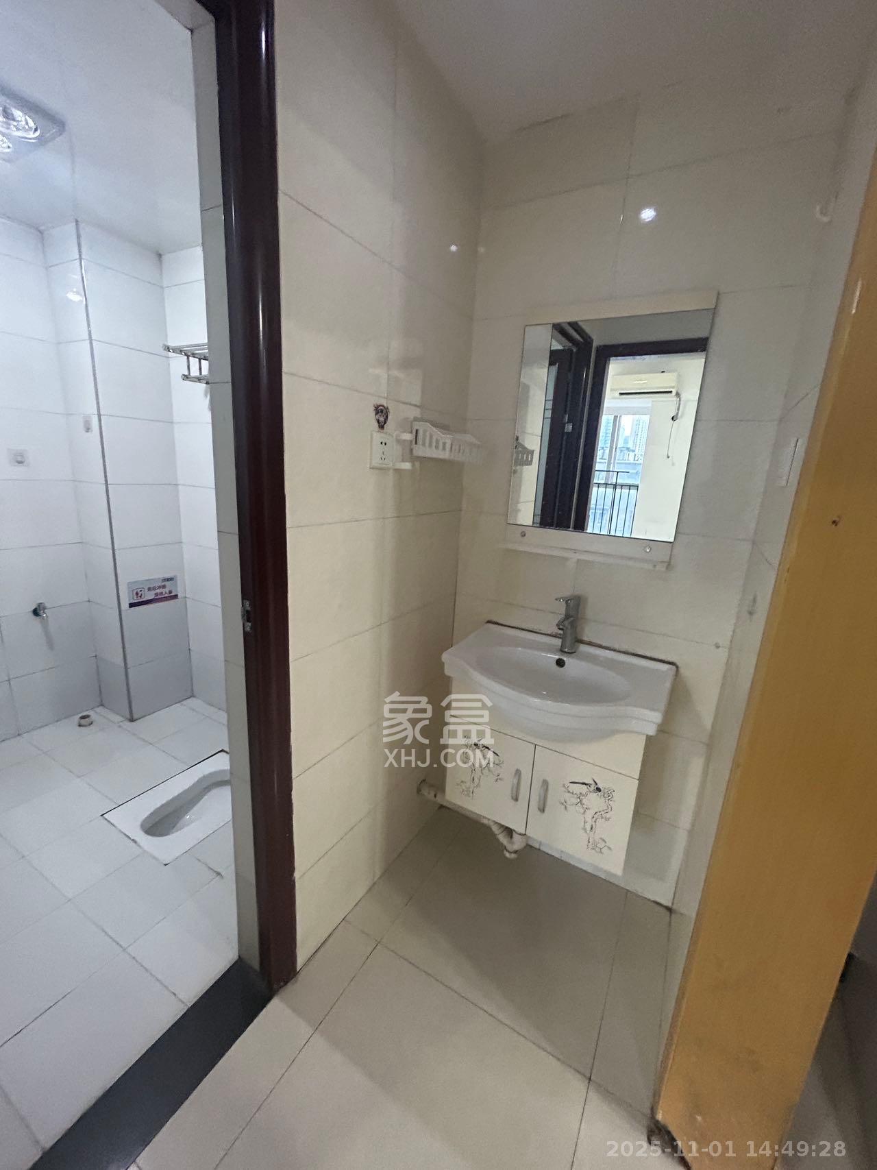 五一中央领御  3室1厅1卫    3500.0元/月室内图