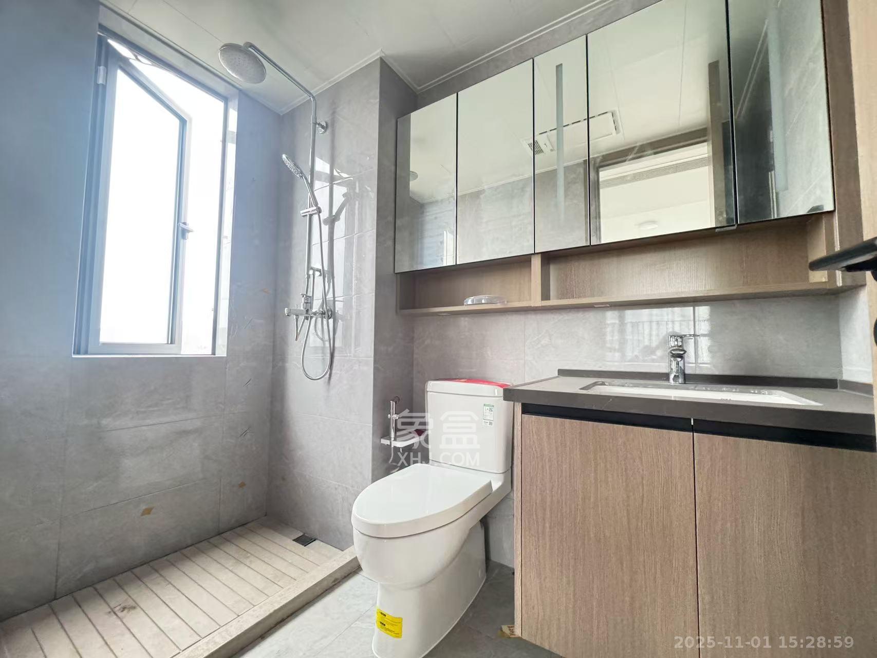 金地峯范  4室2厅2卫    4500.0元/月室内图