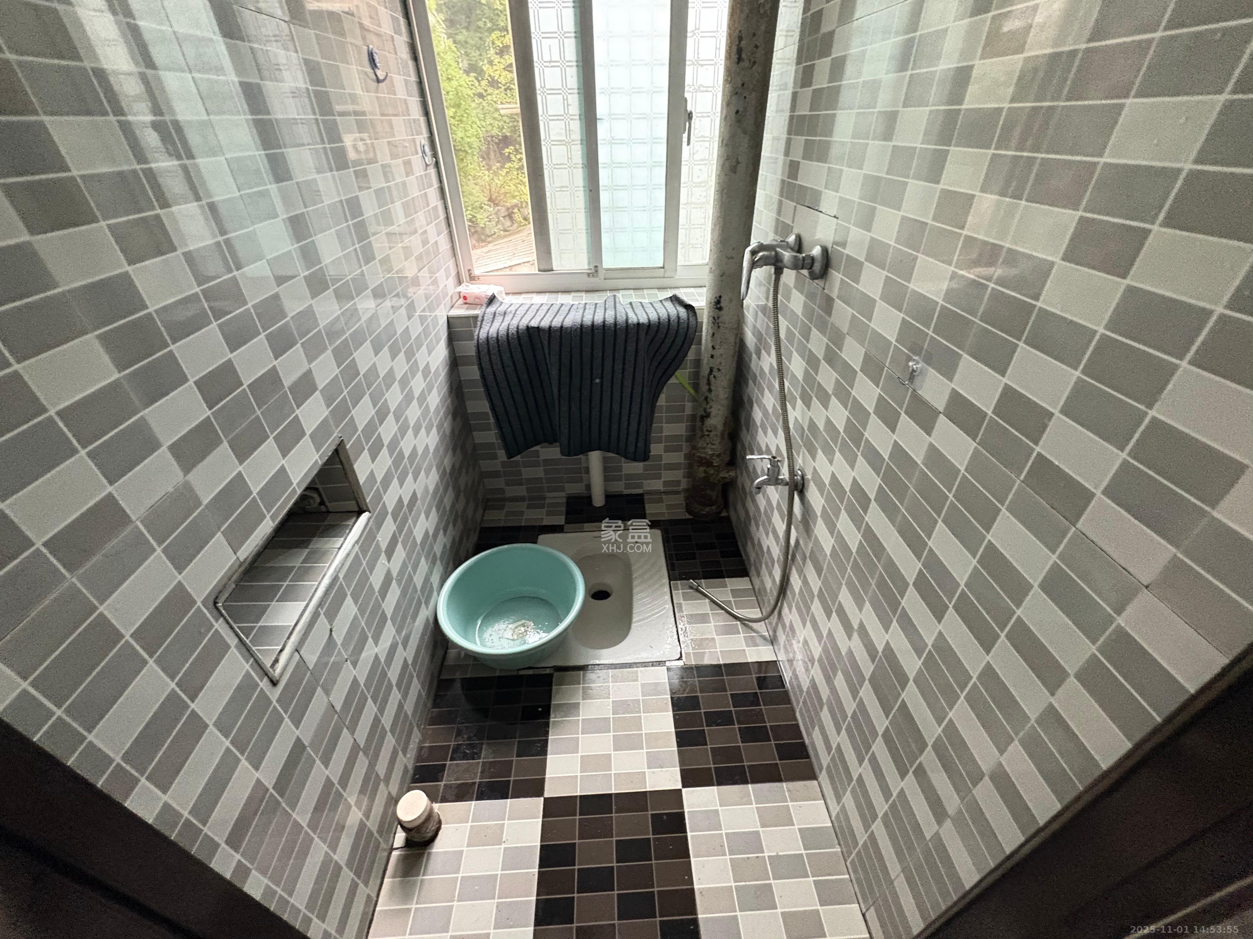 红花坡社区  2室1厅1卫    1500.0元/月室内图