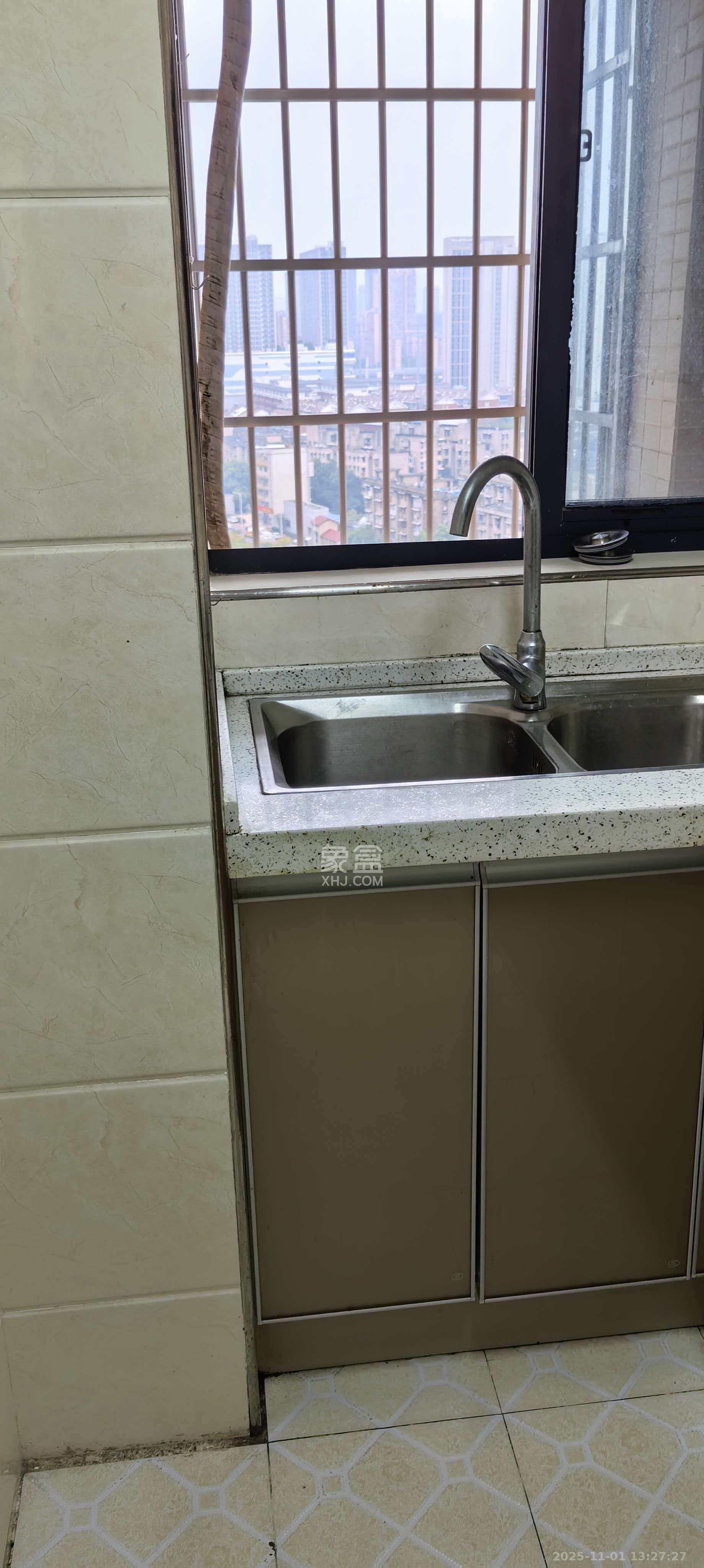 圭塘三小区  1室1厅1卫    1500.0元/月