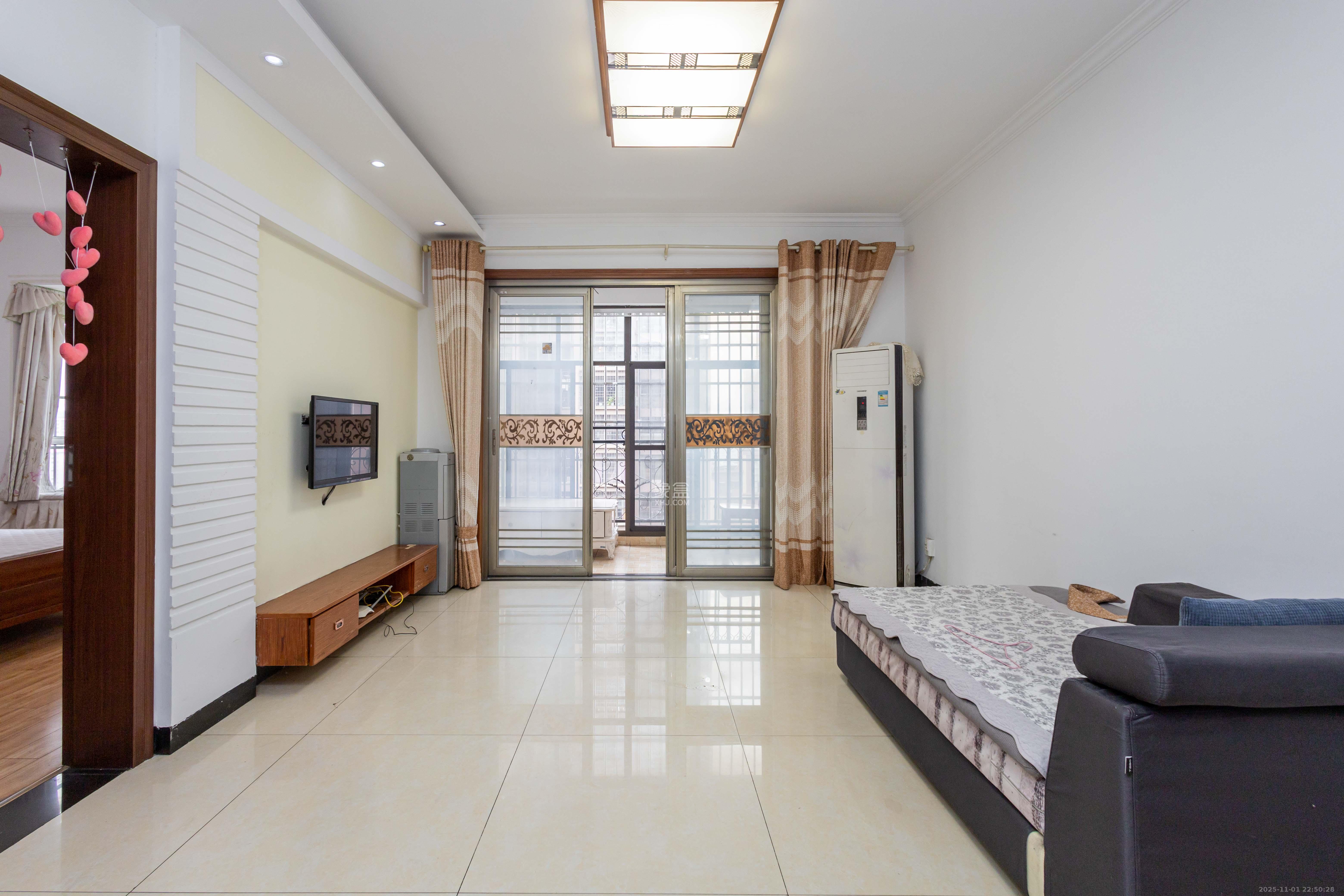 紫云阁 2室2厅1卫 35.8万 紫云阁 2室2厅1卫 35.8万客厅