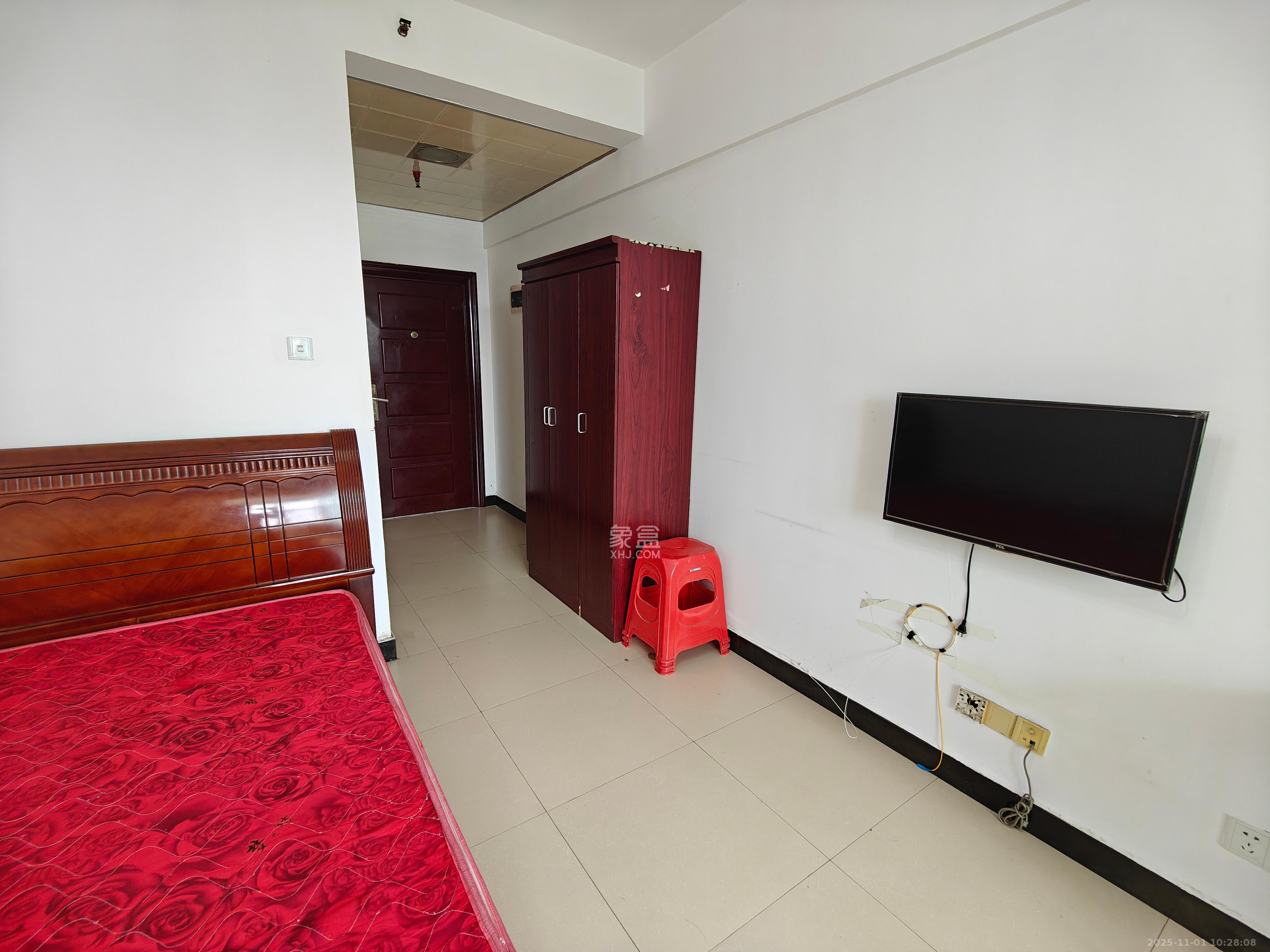 观湖公寓  1室1厅1卫    1500.0元/月室内图