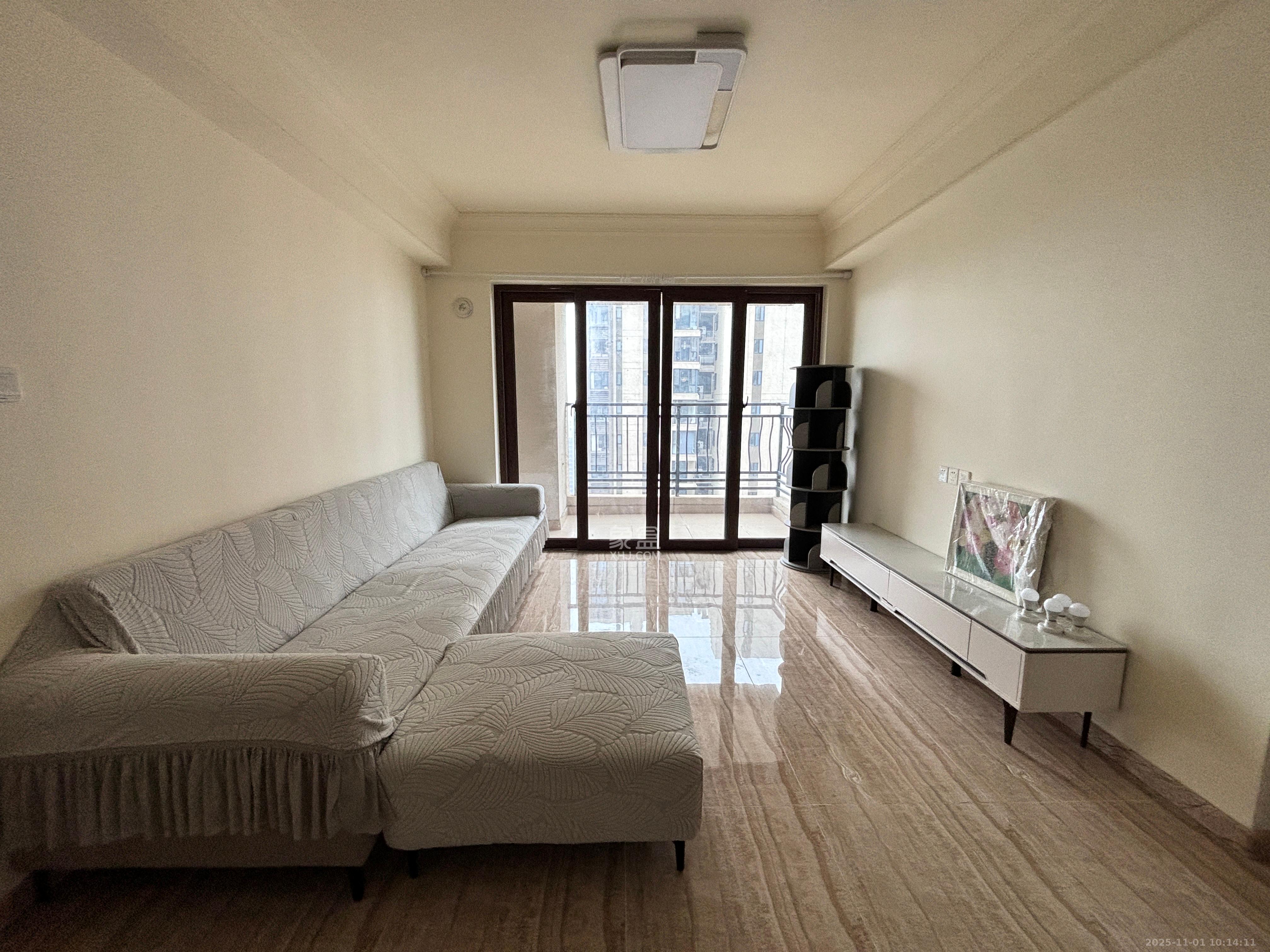 碧桂园翘楚棠  3室2厅2卫    2300.0元/月