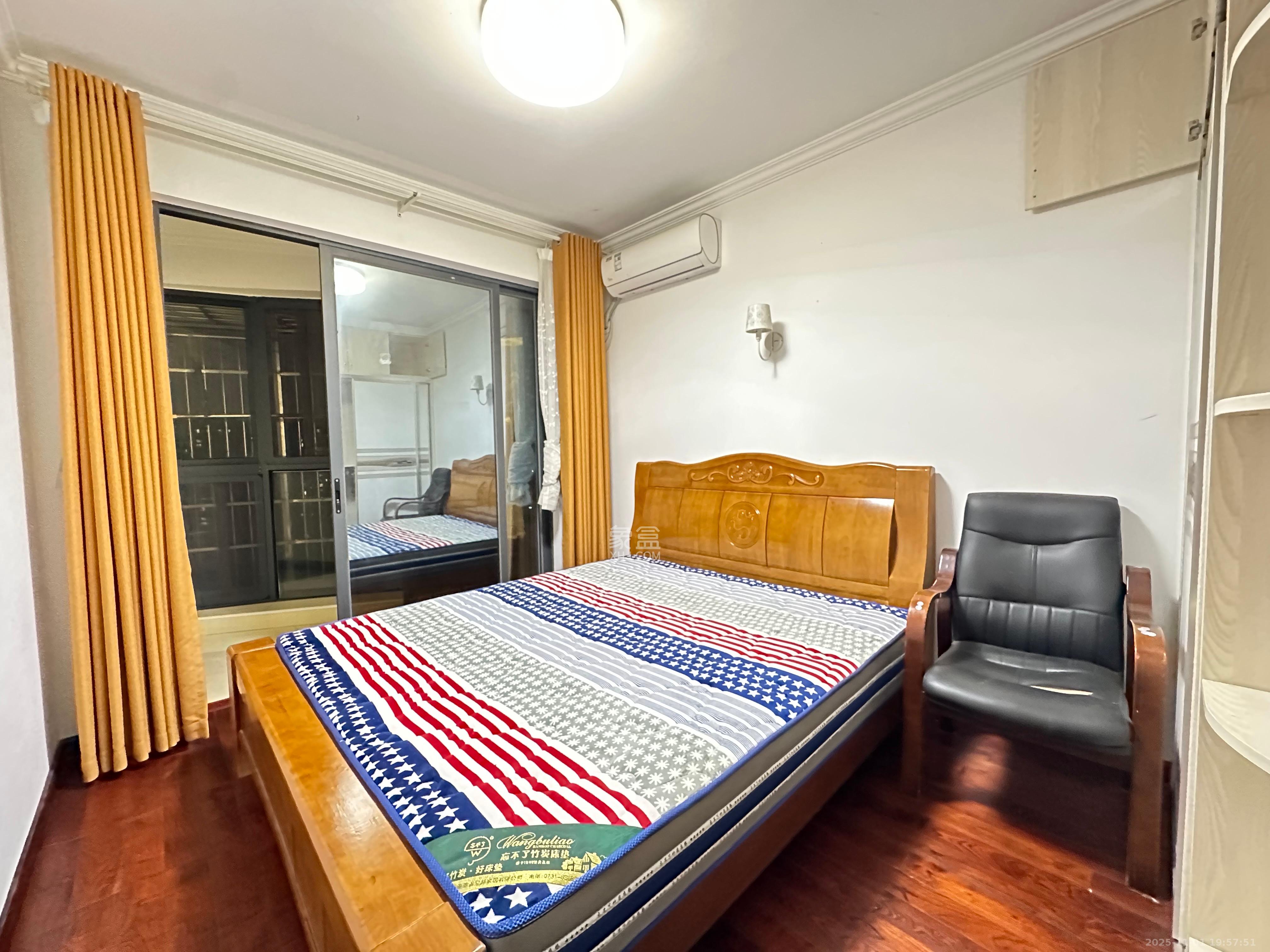 保利麓谷林语C区  3室2厅1卫    2300.0元/月 保利麓谷林语C区  3室2厅1卫    2300.0元/月室内图