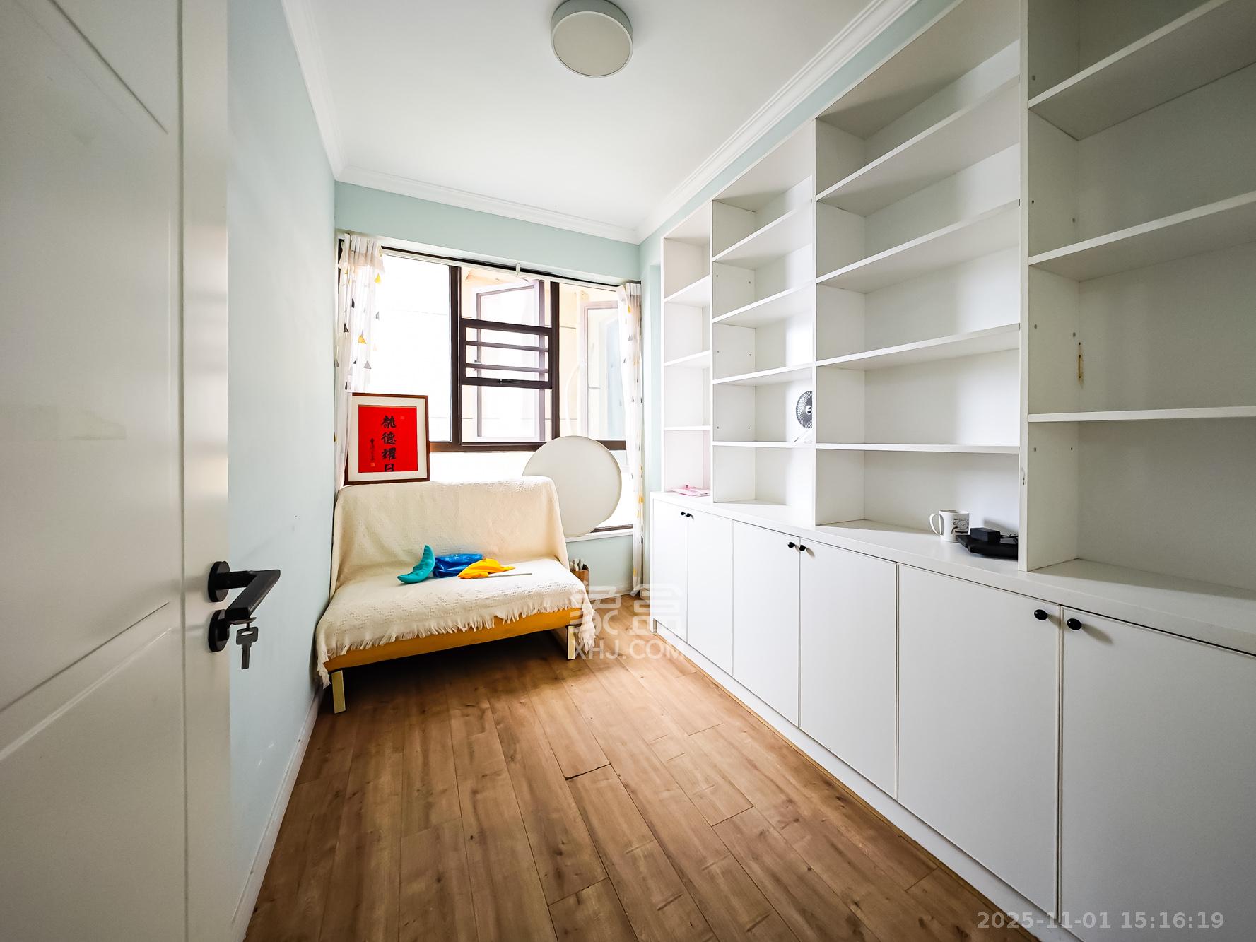 山语城三期  3室2厅1卫    68.0万卧室