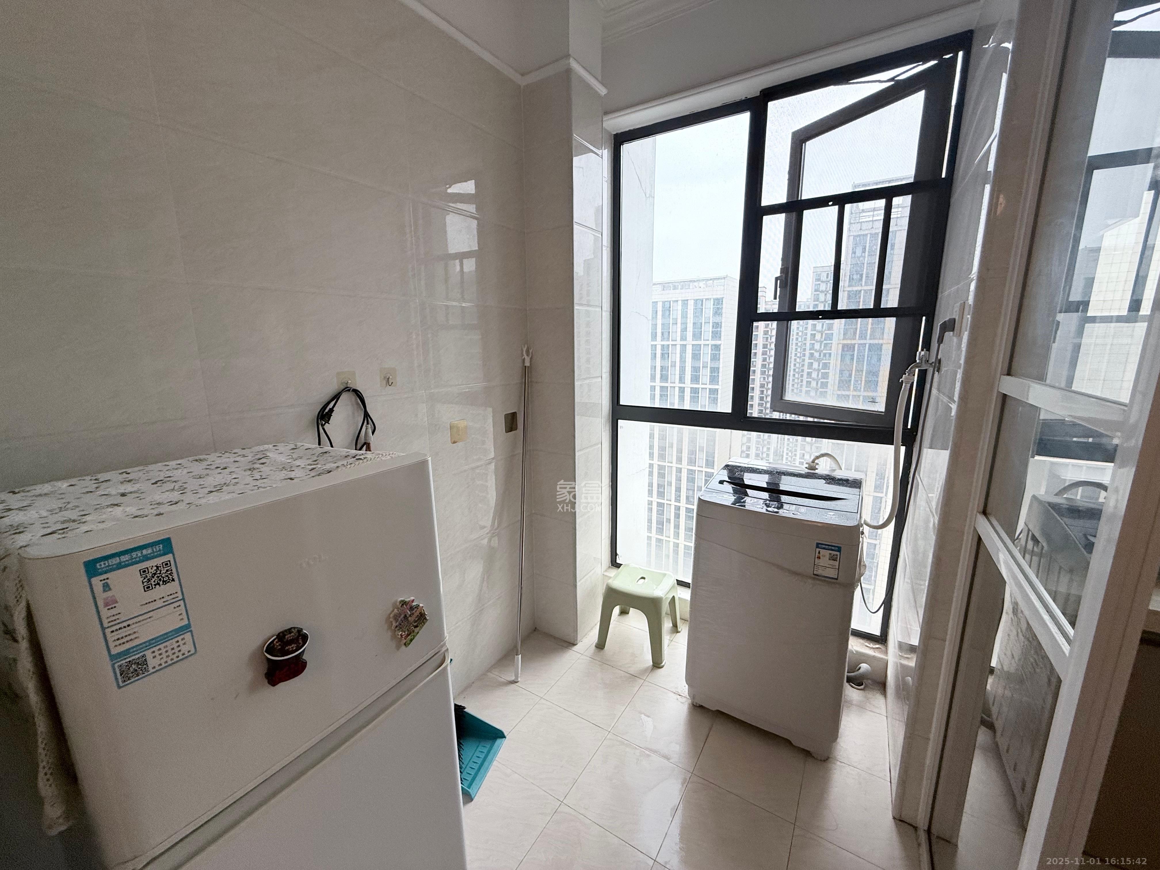 欧亚达国际广场  1室1厅1卫    1600.0元/月室内图