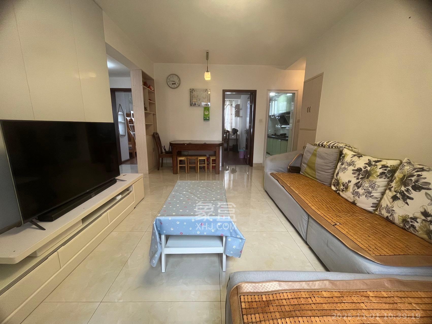 荣盛花语馨苑  3室1厅1卫    2500.0元/月